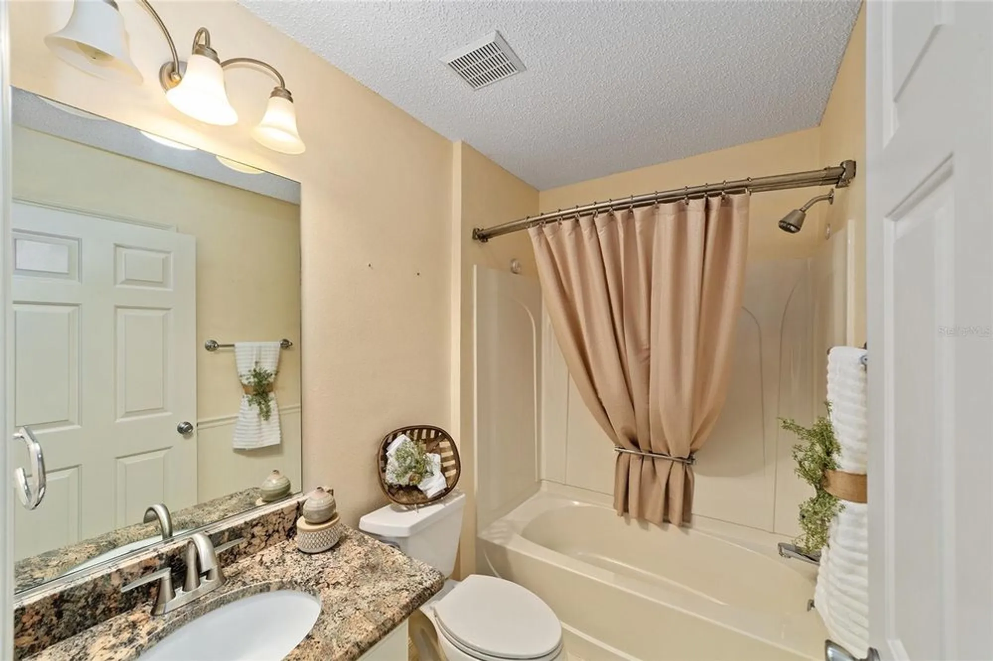 Property Slideshow image 23 of 34 | 290 jefferson ln, The Villages, FL, 32162