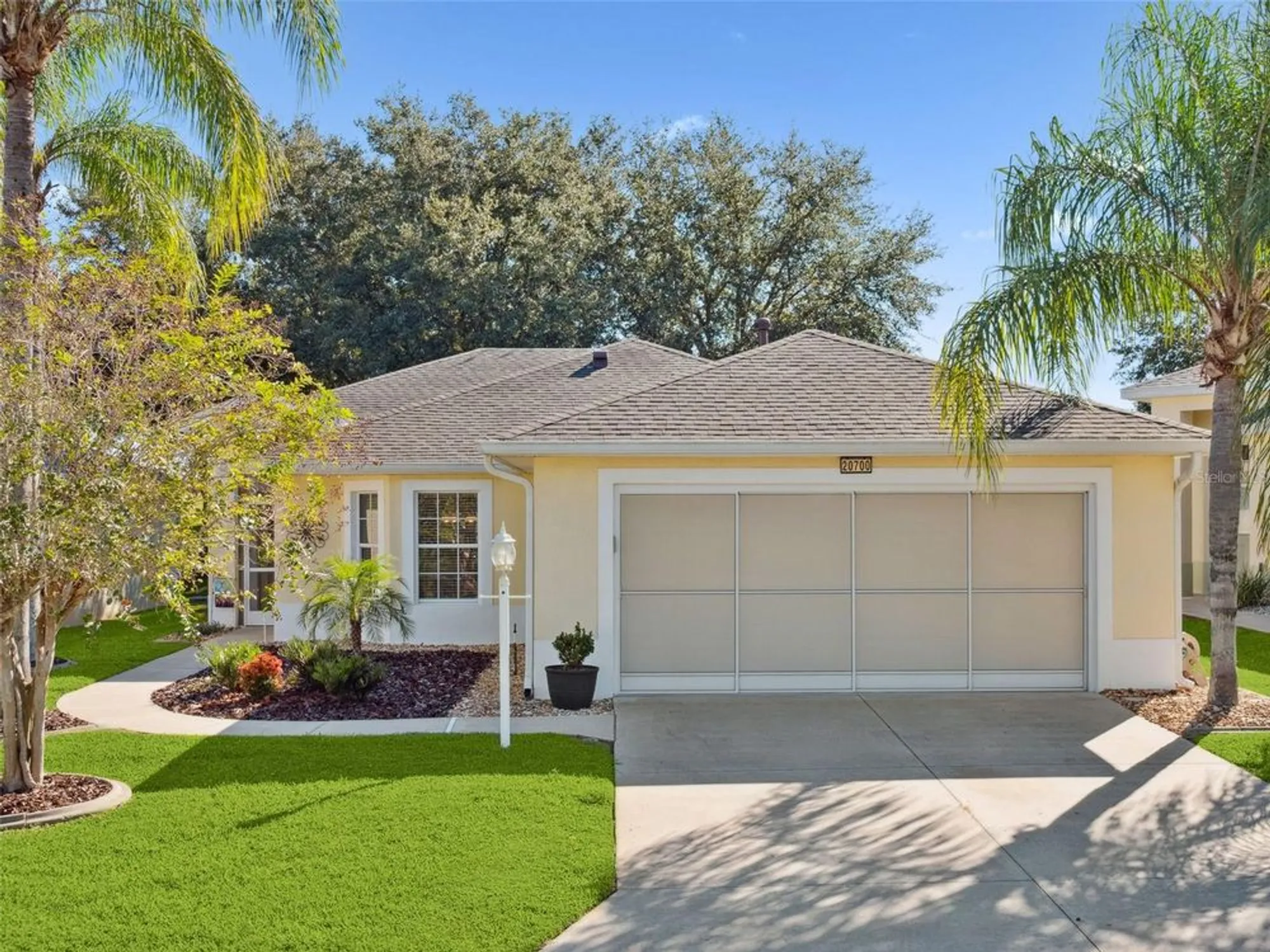 Property Slideshow image 3 of 54 | 20700 queen alexandra dr, Leesburg, FL, 34748