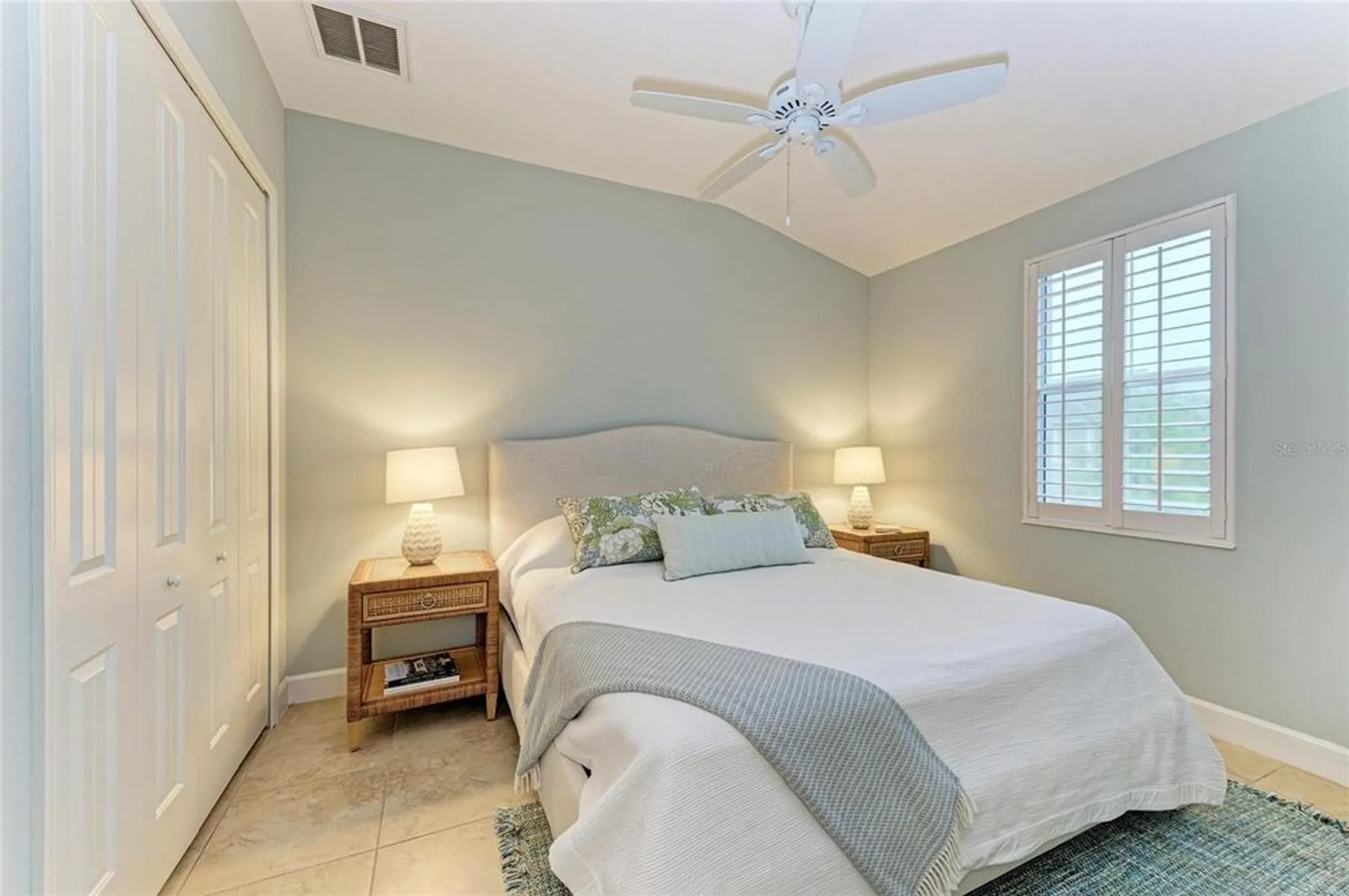 Property Slideshow image 33 of 100 | 258 sapphire lake dr unit 202, Bradenton, FL, 34209