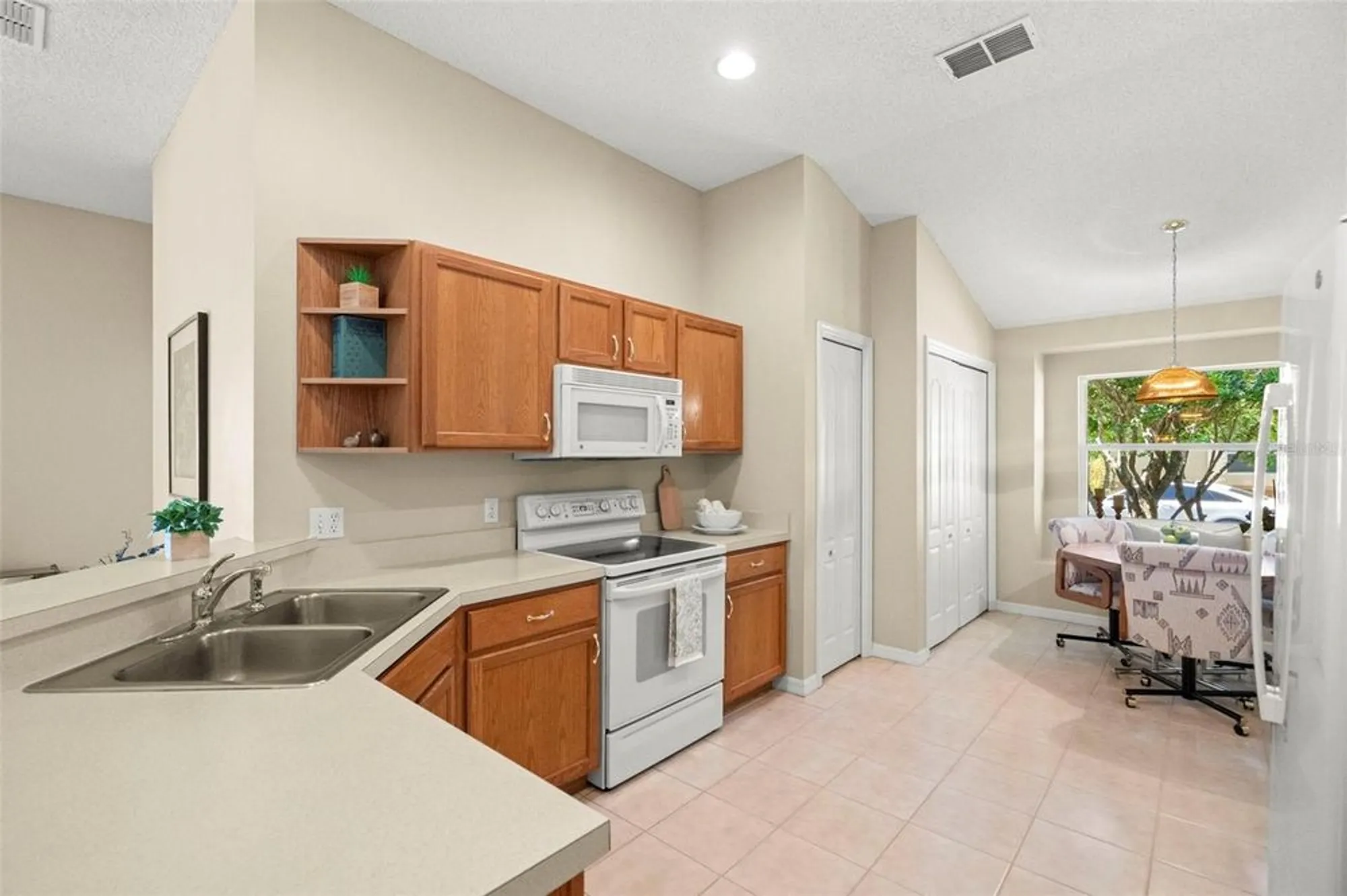 Property Slideshow image 28 of 41 | 1927 acadia greens dr, Sun City Center, FL, 33573