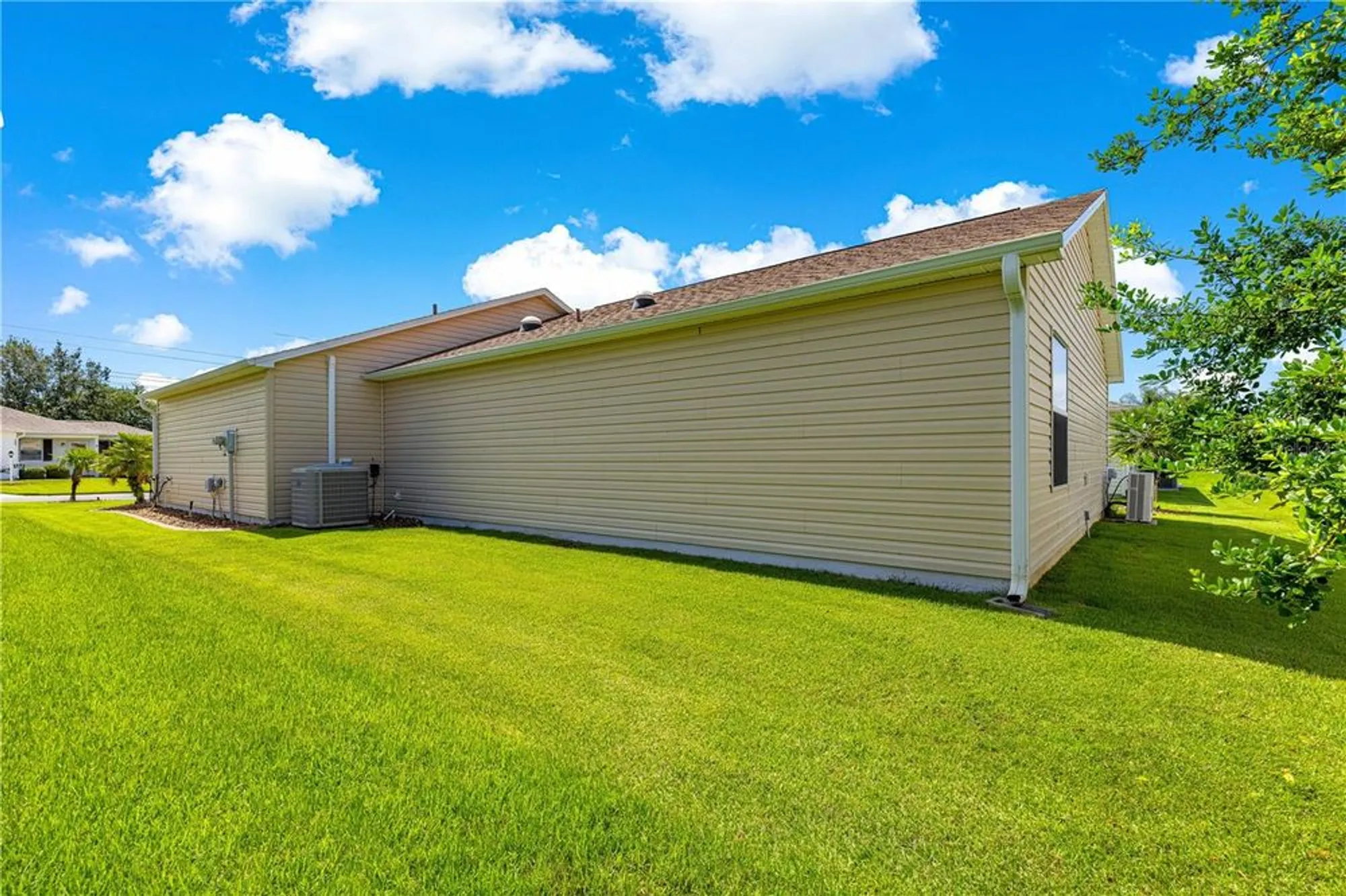 Property Slideshow image 5 of 34 | 362 arbella loop, The Villages, FL, 32162