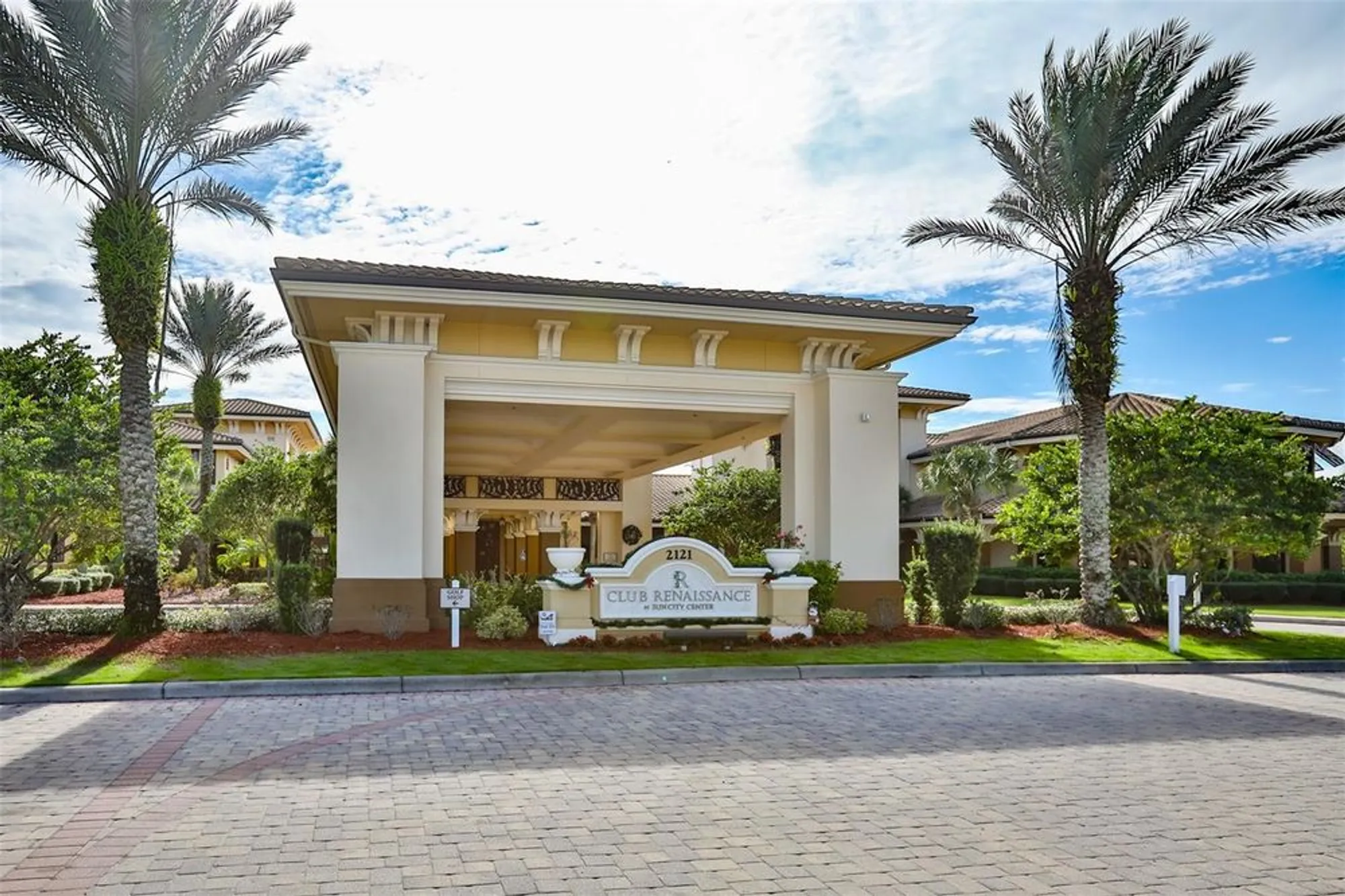 Property Slideshow image 32 of 37 | 1120 emerald dunes dr, Sun City Center, FL, 33573