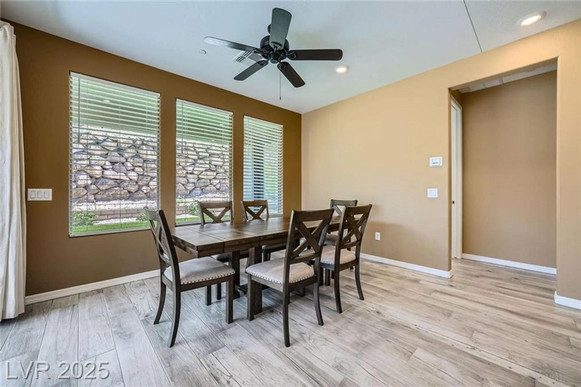 Property Slideshow image 14 of 36 | 243 sun glaze ave, Henderson, NV, 89011