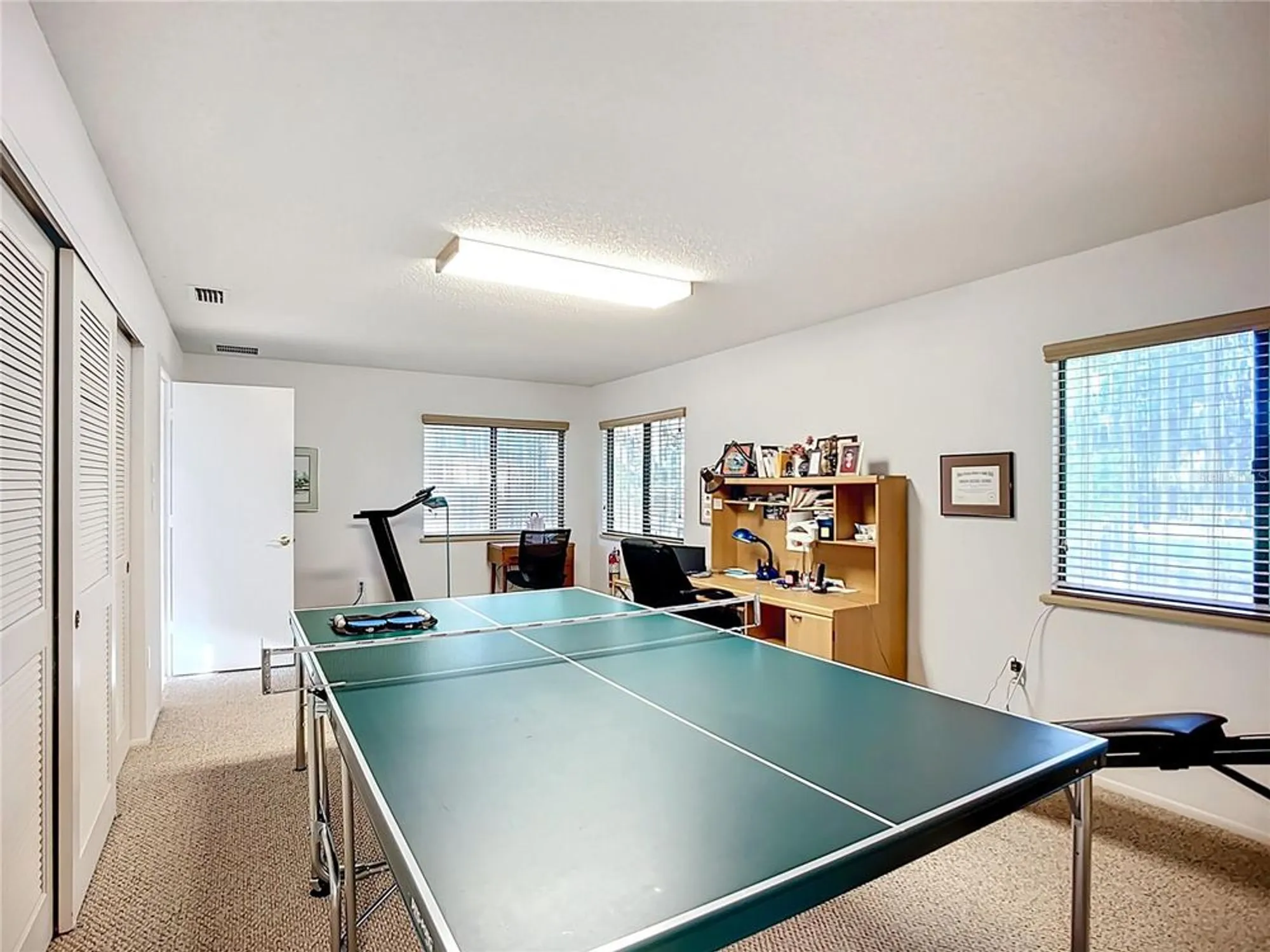 Property Slideshow image 24 of 43 | 4683 oak hollow dr 3, Sarasota, FL, 34241