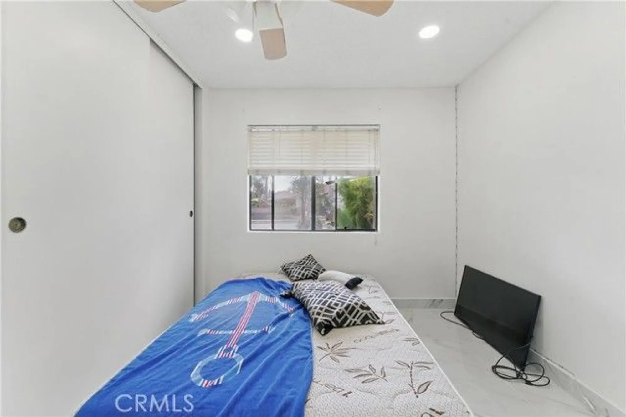 Property Slideshow image 25 of 36 | 2250 redwood dr, Hemet, CA, 92545