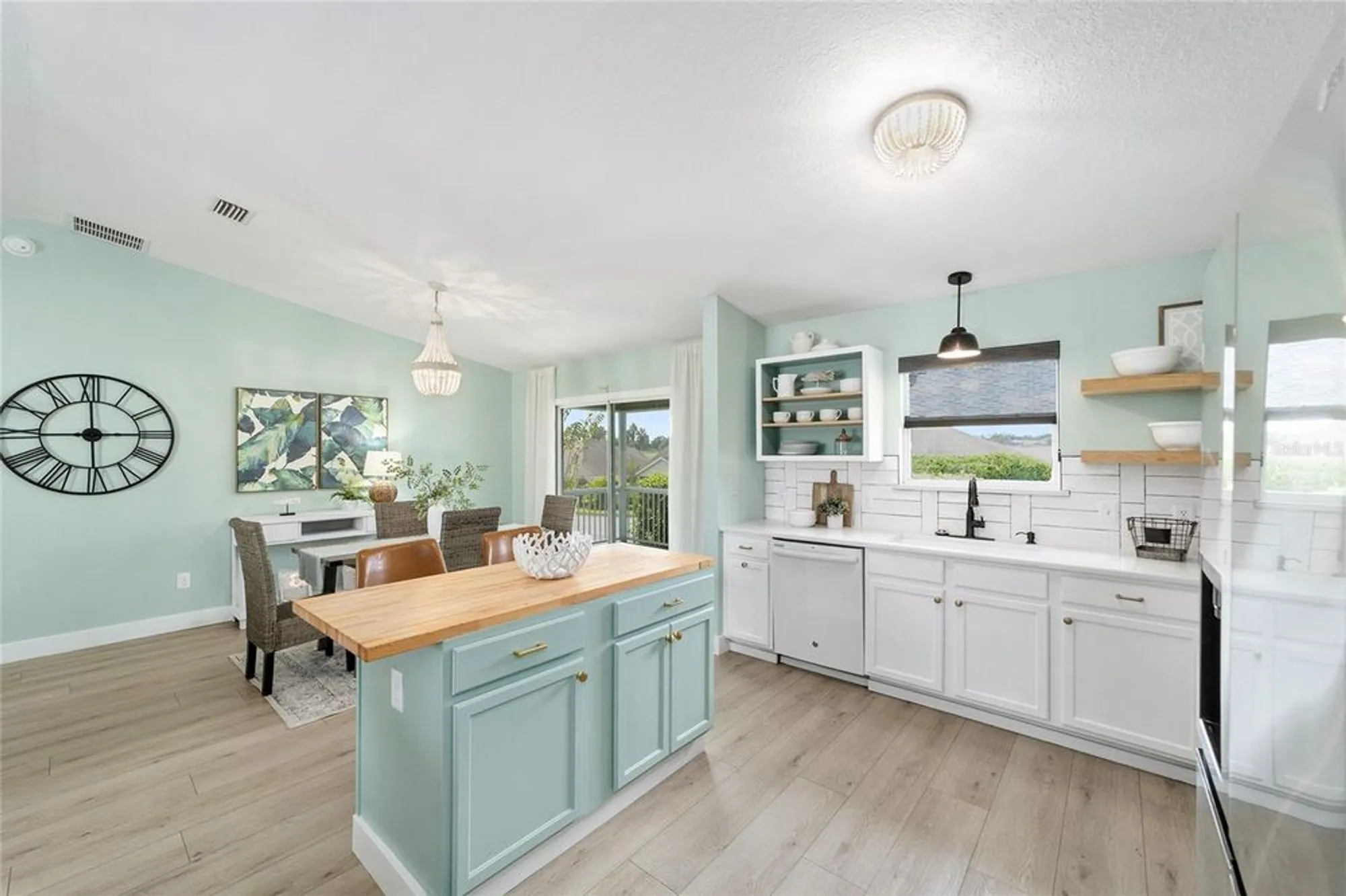 Property Slideshow image 14 of 36 | 2196 kerwood loop, The Villages, FL, 32162