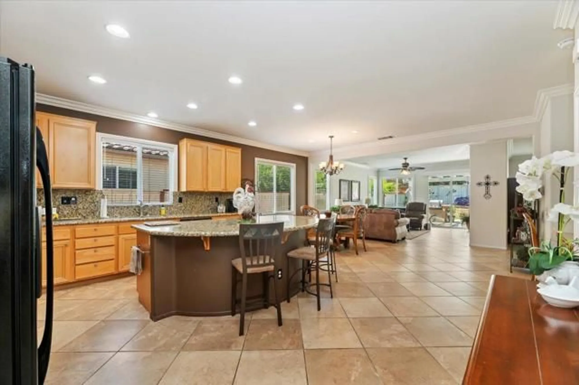 Property Slideshow image 14 of 37 | 28026 crystal spring dr, Menifee, CA, 92584