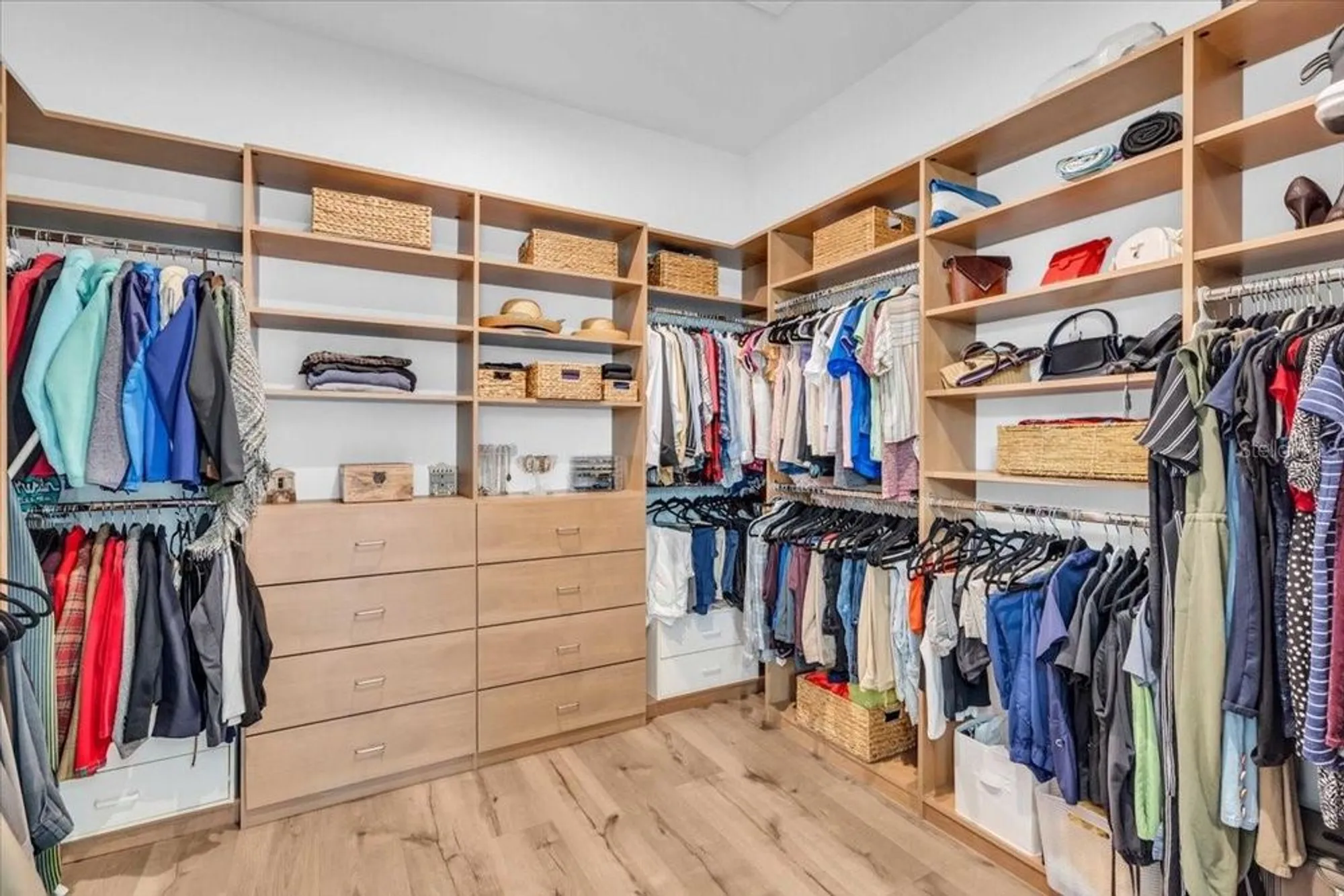 Property Slideshow image 13 of 43 | 10804 wicker park pl, Palmetto, FL, 34221