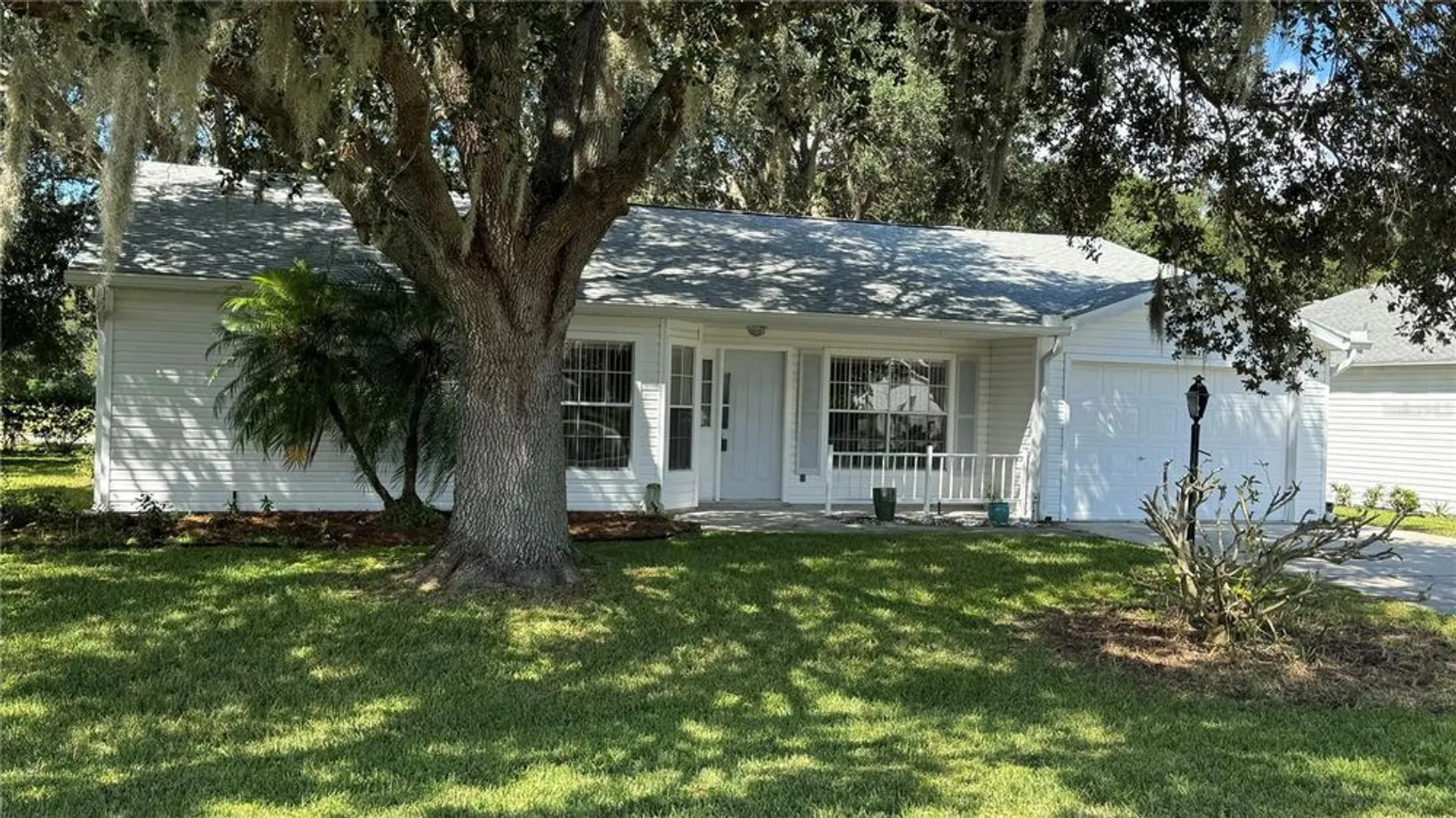 Property Slideshow image 7 of 100 | 25527 oak aly, Leesburg, FL, 34748