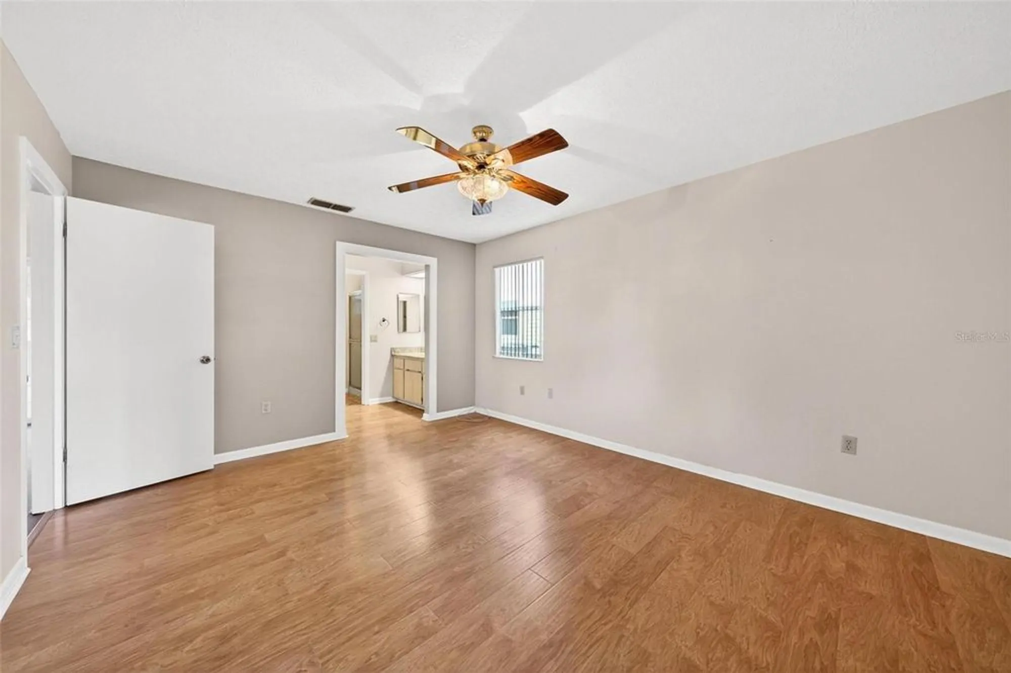 Property Slideshow image 14 of 34 | 2215 orkney dr, Leesburg, FL, 34788