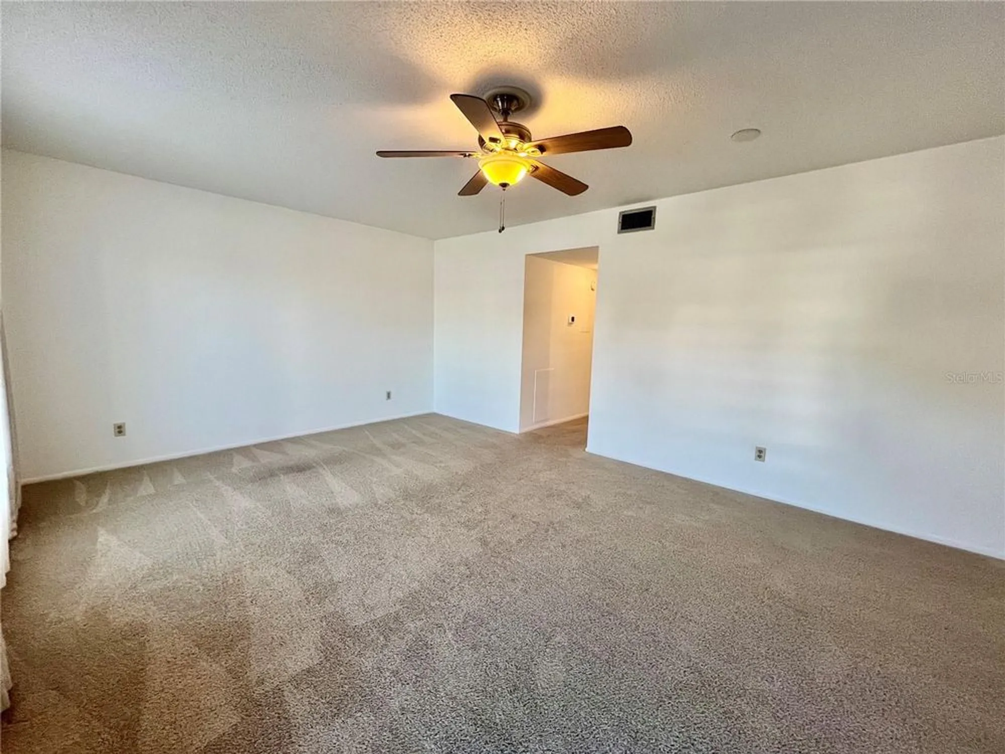 Property Slideshow image 4 of 38 | 2457 ecuadorian way 51, Clearwater, FL, 33763