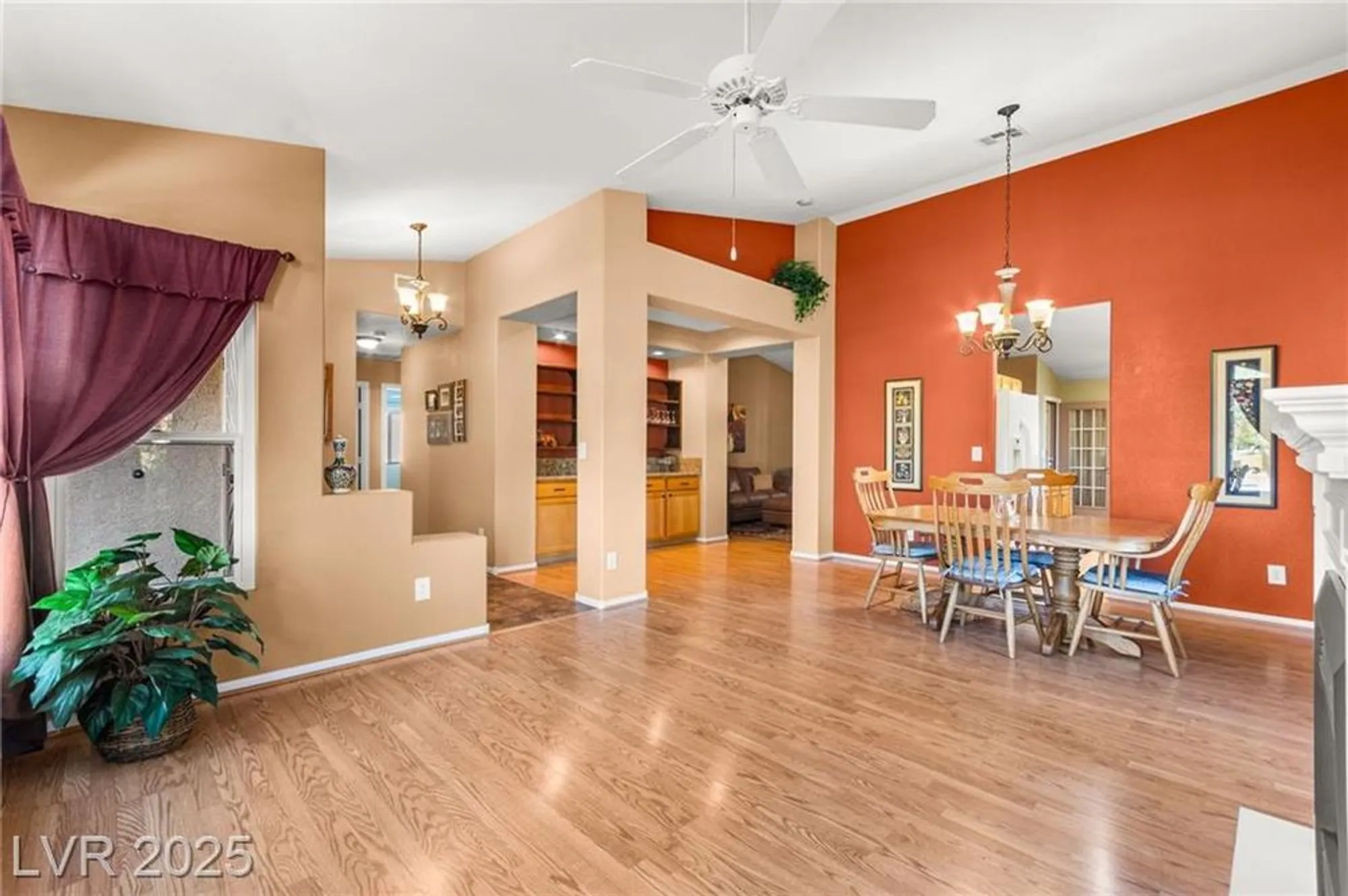Property Slideshow image 14 of 65 | 5245 woodlawn ln, Las Vegas, NV, 89130