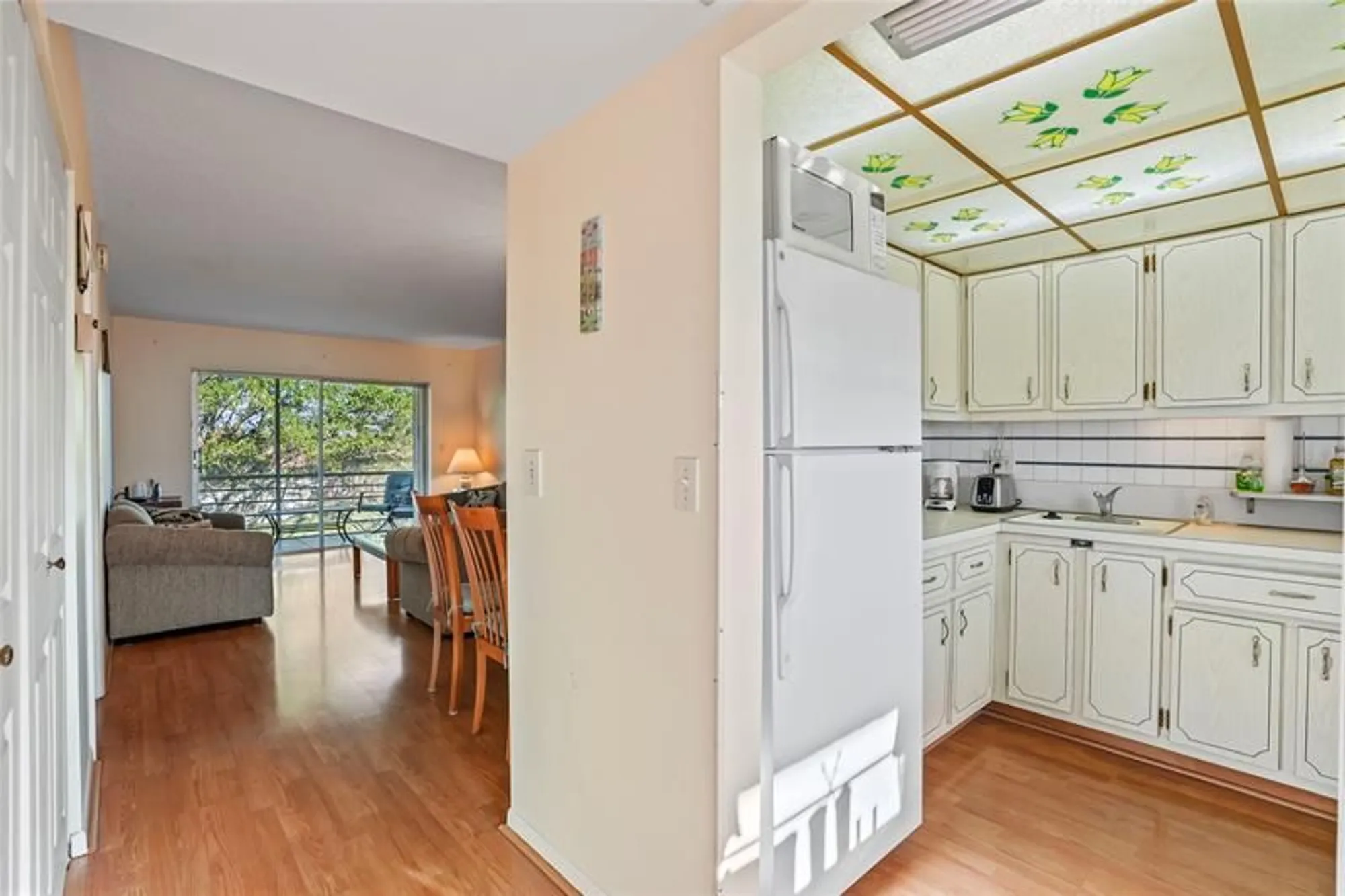 Property Slideshow image 11 of 43 | 3001 nw 46th ave 404, Lauderdale Lakes, FL, 33313