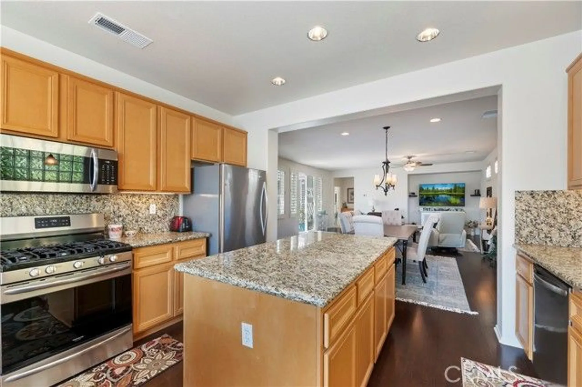 Property Slideshow image 13 of 49 | 117 paint crk, Beaumont, CA, 92223