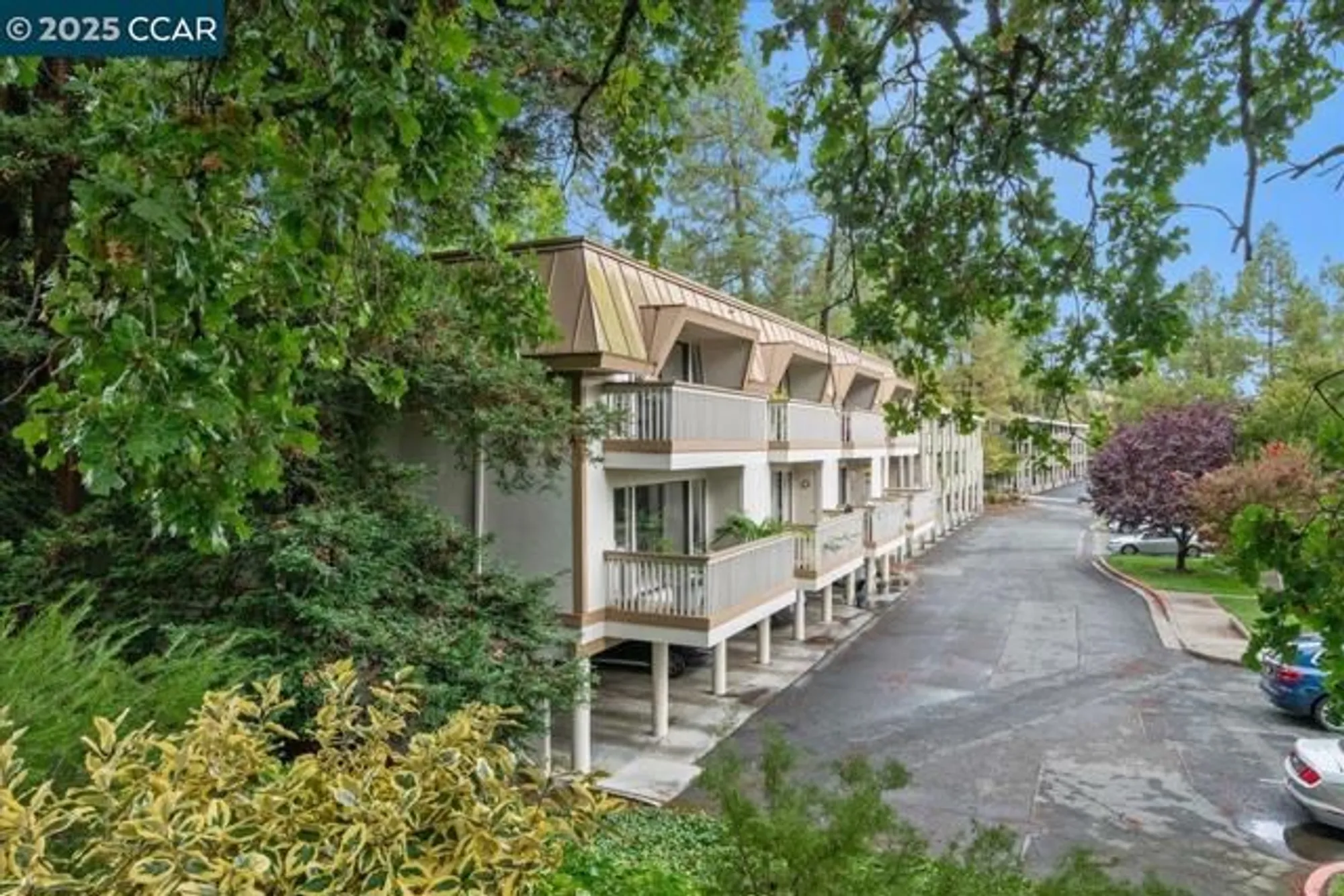 Property Slideshow image 46 of 60 | 1317 canyonwood ct 4, Walnut Creek, CA, 94595