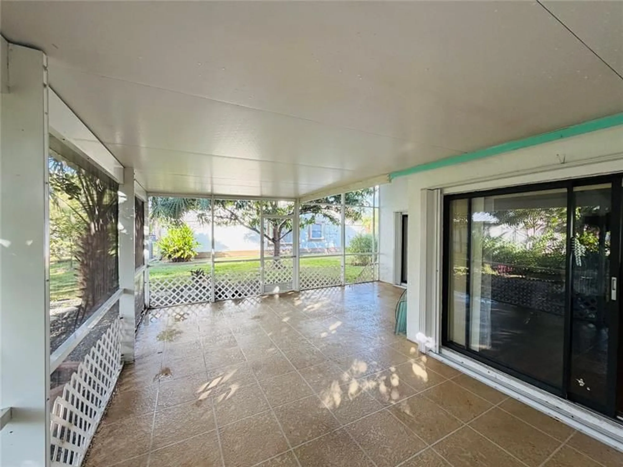 Property Slideshow image 20 of 29 | 7013 nw 107th ave, Tamarac, FL, 33321