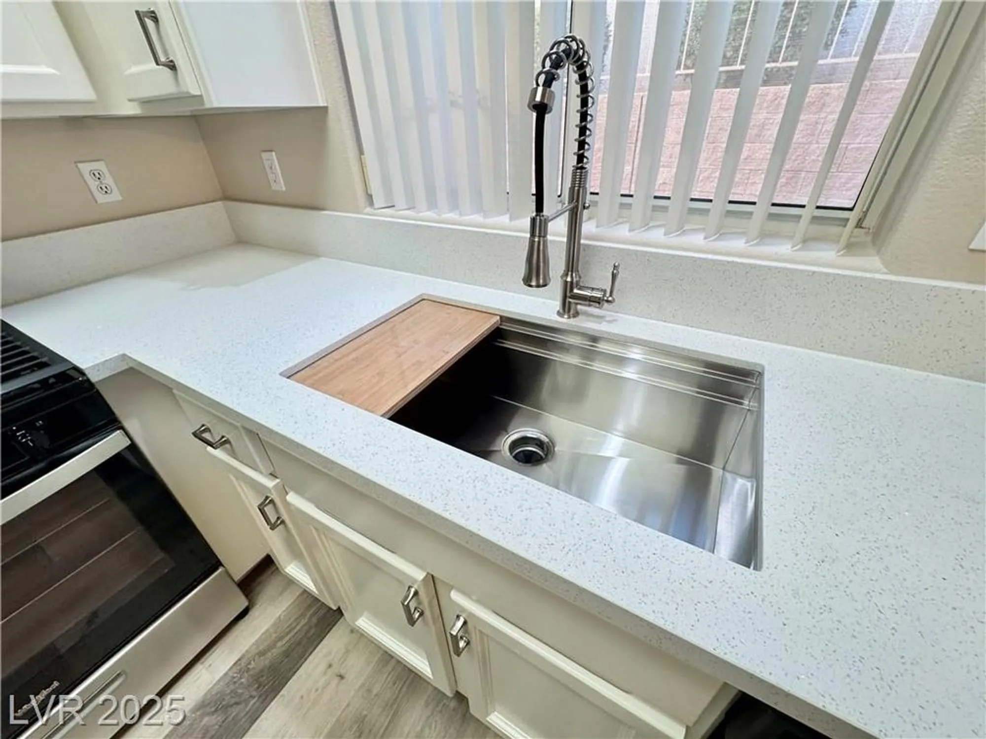 Property Slideshow image 12 of 98 | 10316 bent brook pl, Las Vegas, NV, 89134