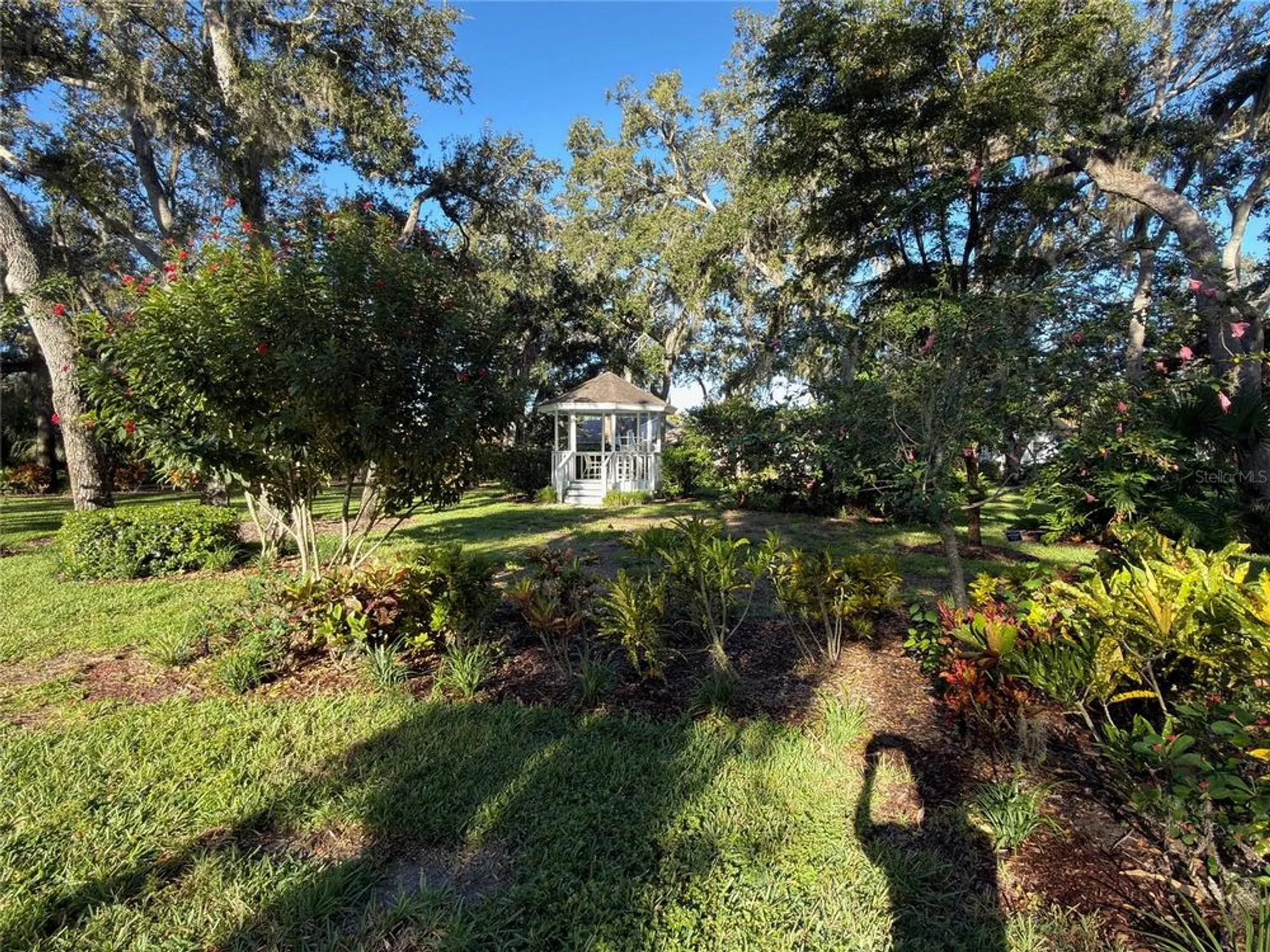 Property Slideshow image 21 of 23 | 4001 oakhurst dr 3119, Sarasota, FL, 34233