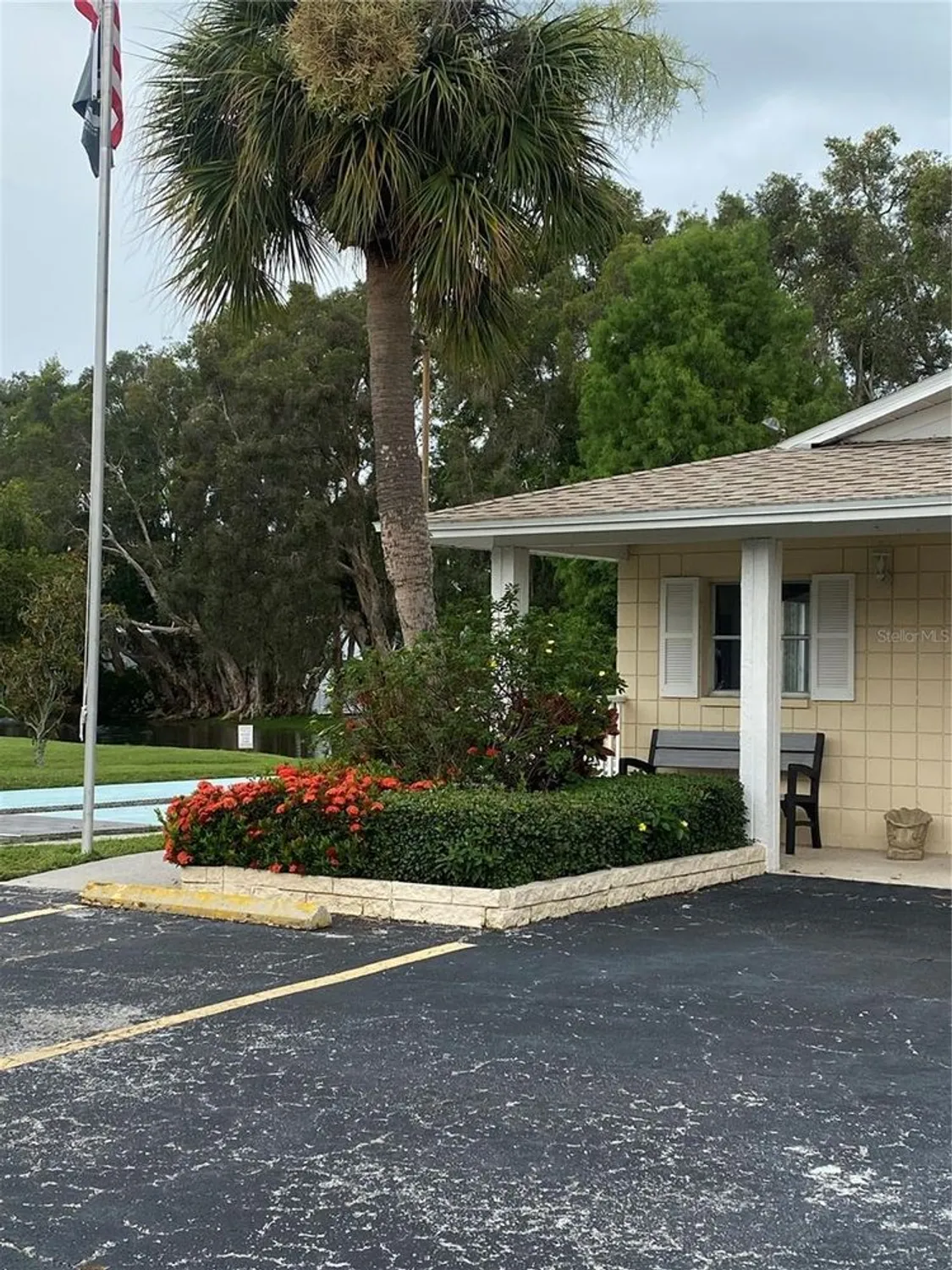 Property Slideshow image 37 of 38 | 832 cambridge ct, Dunedin, FL, 34698