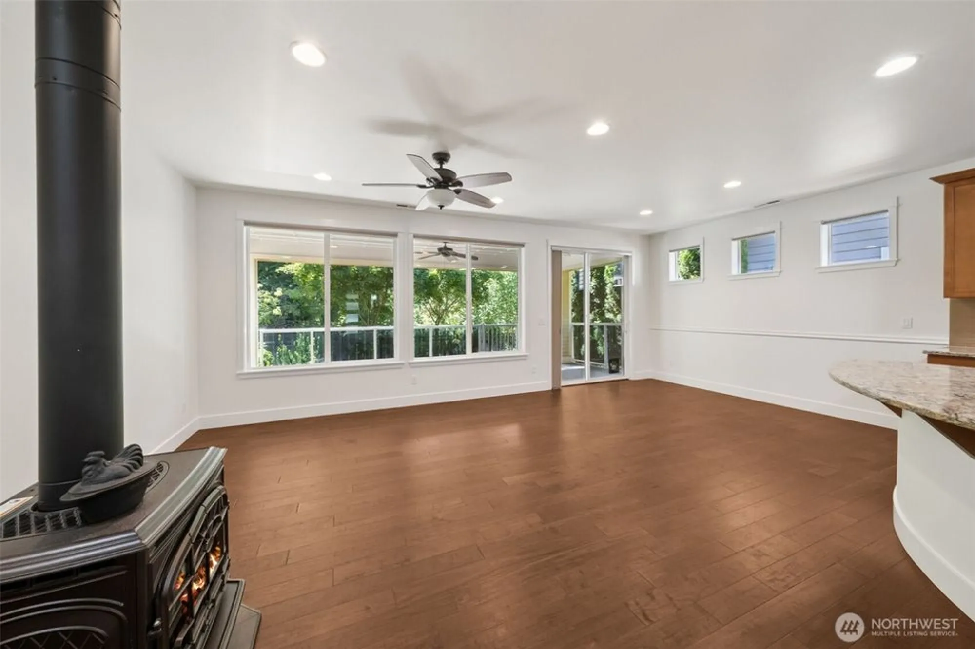 Property Slideshow image 6 of 35 | 14714 knoll park ct, Bonney Lake, WA, 98391