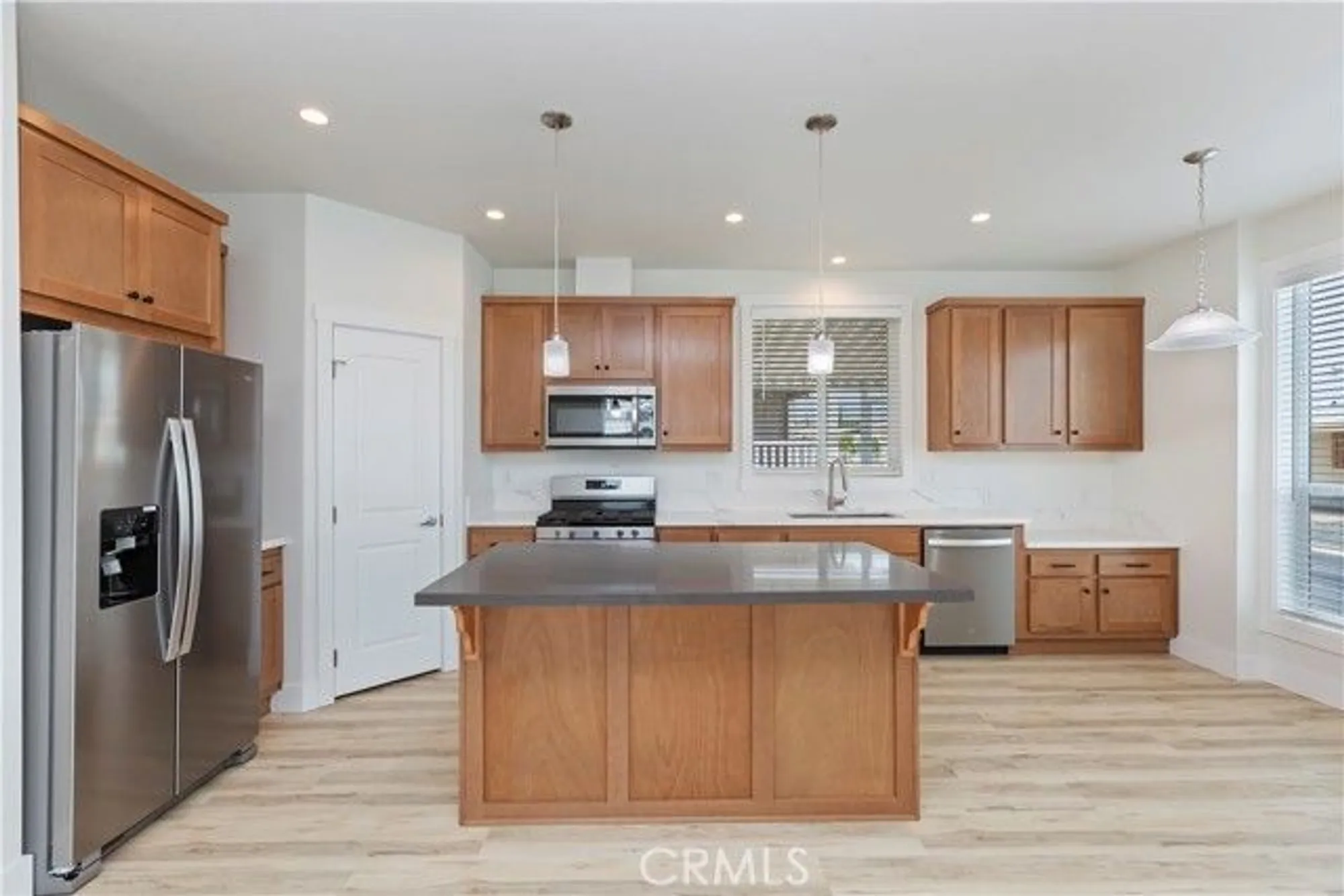 Property Slideshow image 18 of 38 | 991 norwich way, Corona, CA, 92882