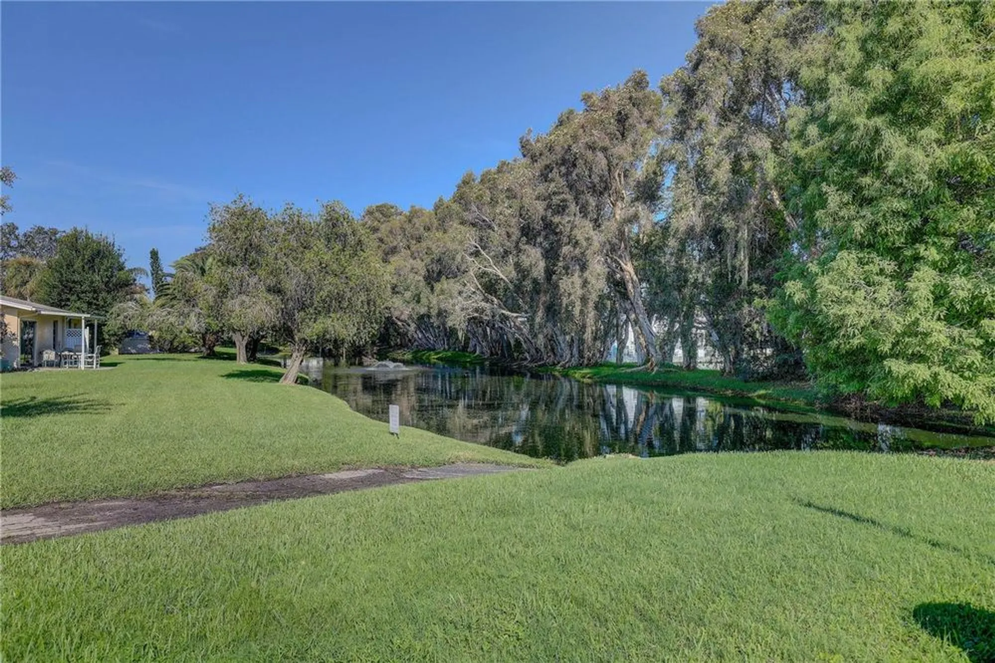 Property Slideshow image 23 of 28 | 864 lake haven rd, Dunedin, FL, 34698