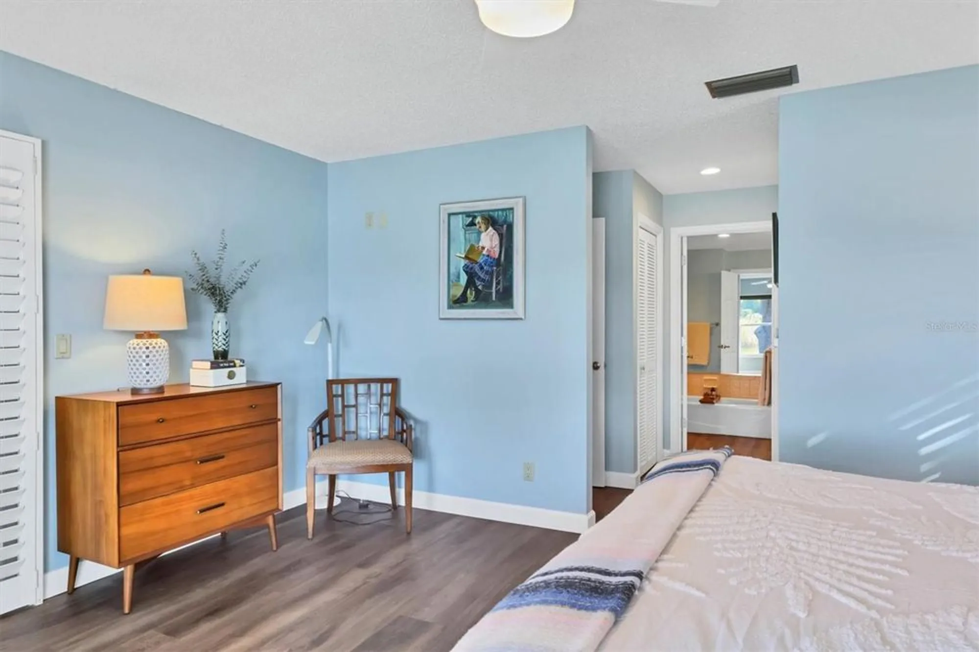 Property Slideshow image 24 of 55 | 3861 wilshire cir 115, Sarasota, FL, 34238