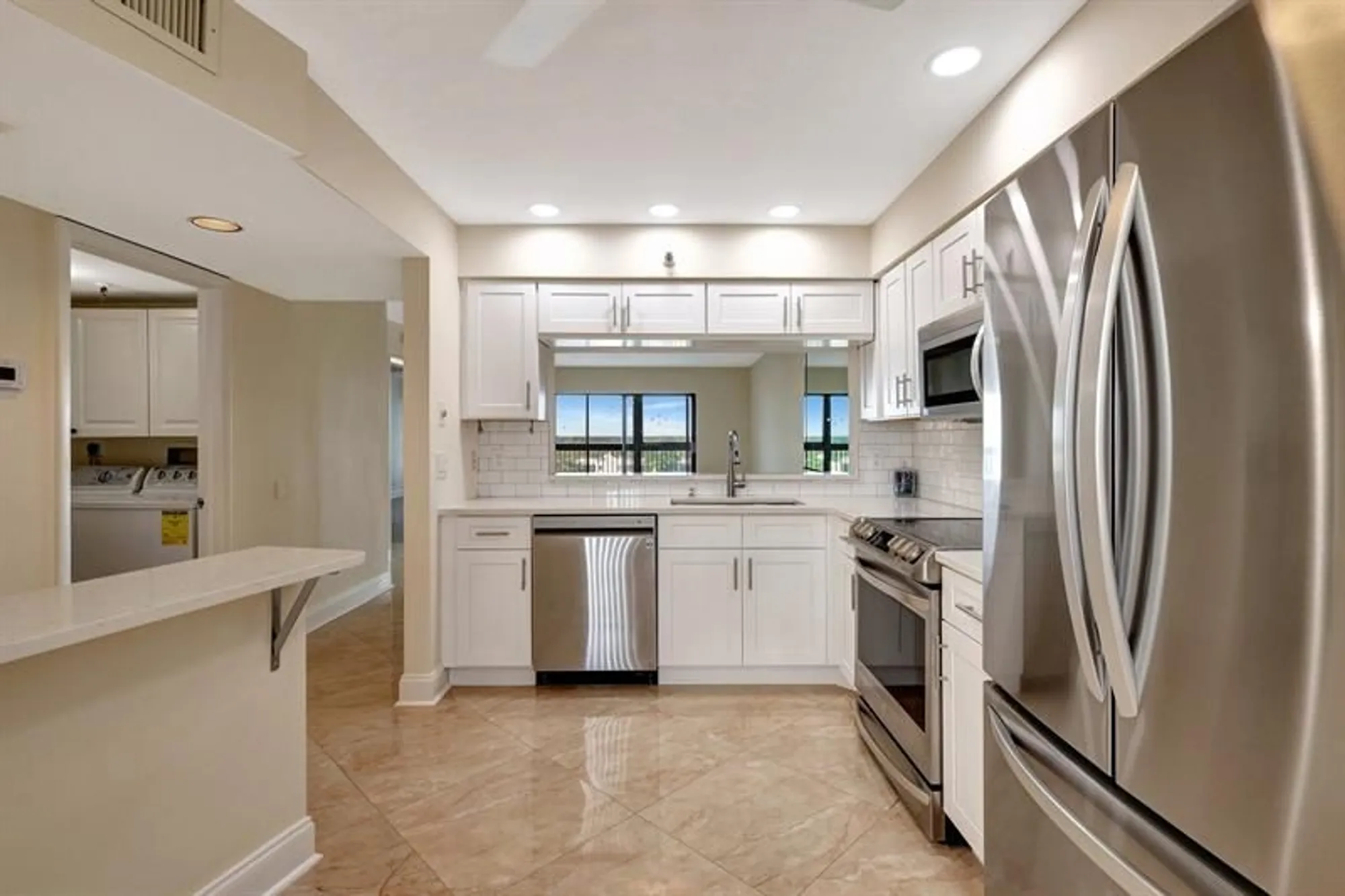 Property Slideshow image 5 of 27 | 14460 strathmore ln 807, Delray Beach, FL, 33446