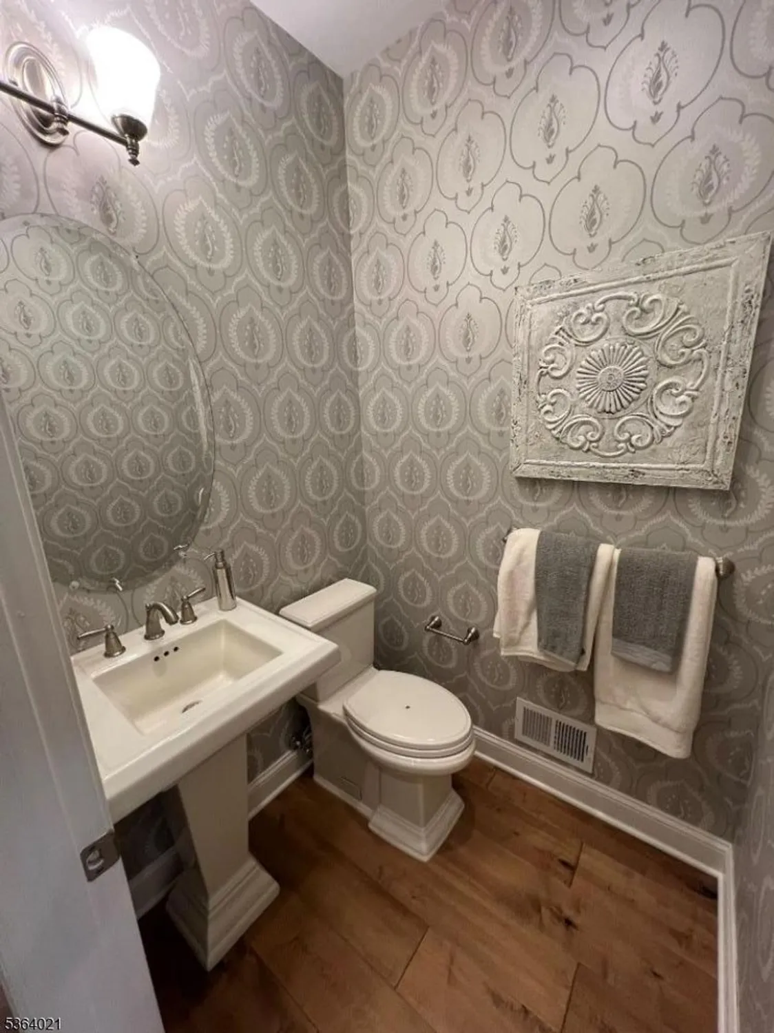 Property Slideshow image 18 of 24 | 6 leidl cir, Hillsborough, NJ, 08844