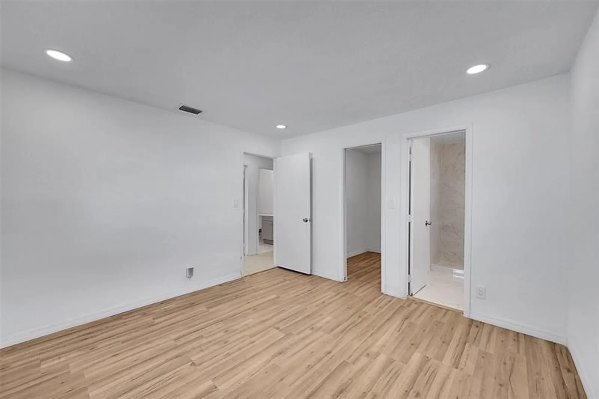 Property Slideshow image 14 of 25 | 2851 w golf blvd, Pompano Beach, FL, 33064