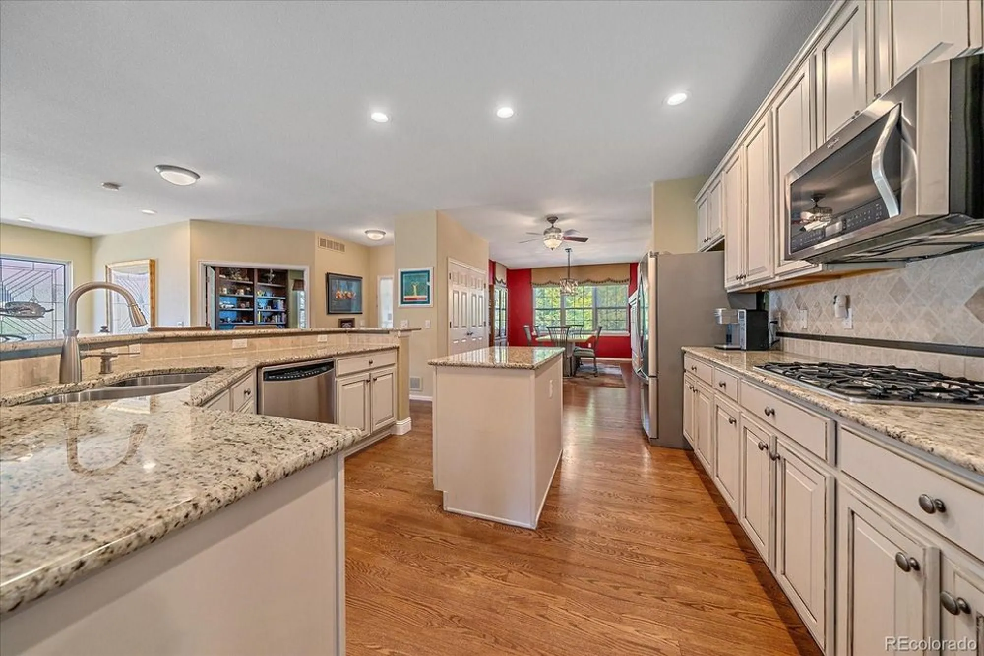 Property Slideshow image 16 of 47 | 8251 s quatar cir, Aurora, CO, 80016