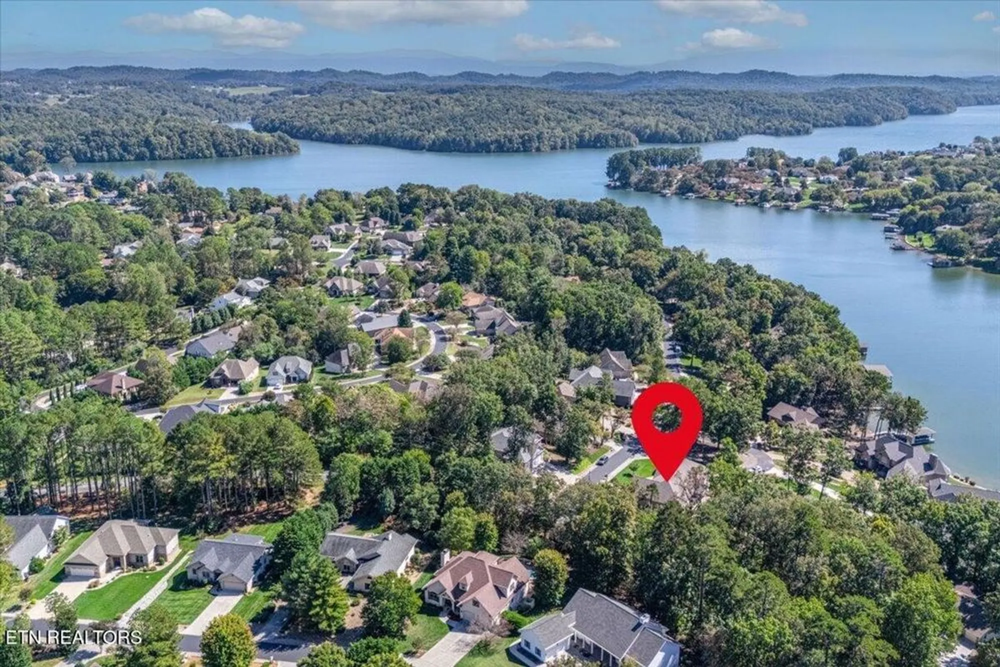 Property Slideshow image 17 of 54 | 400 tanasi way, Loudon, TN, 37774