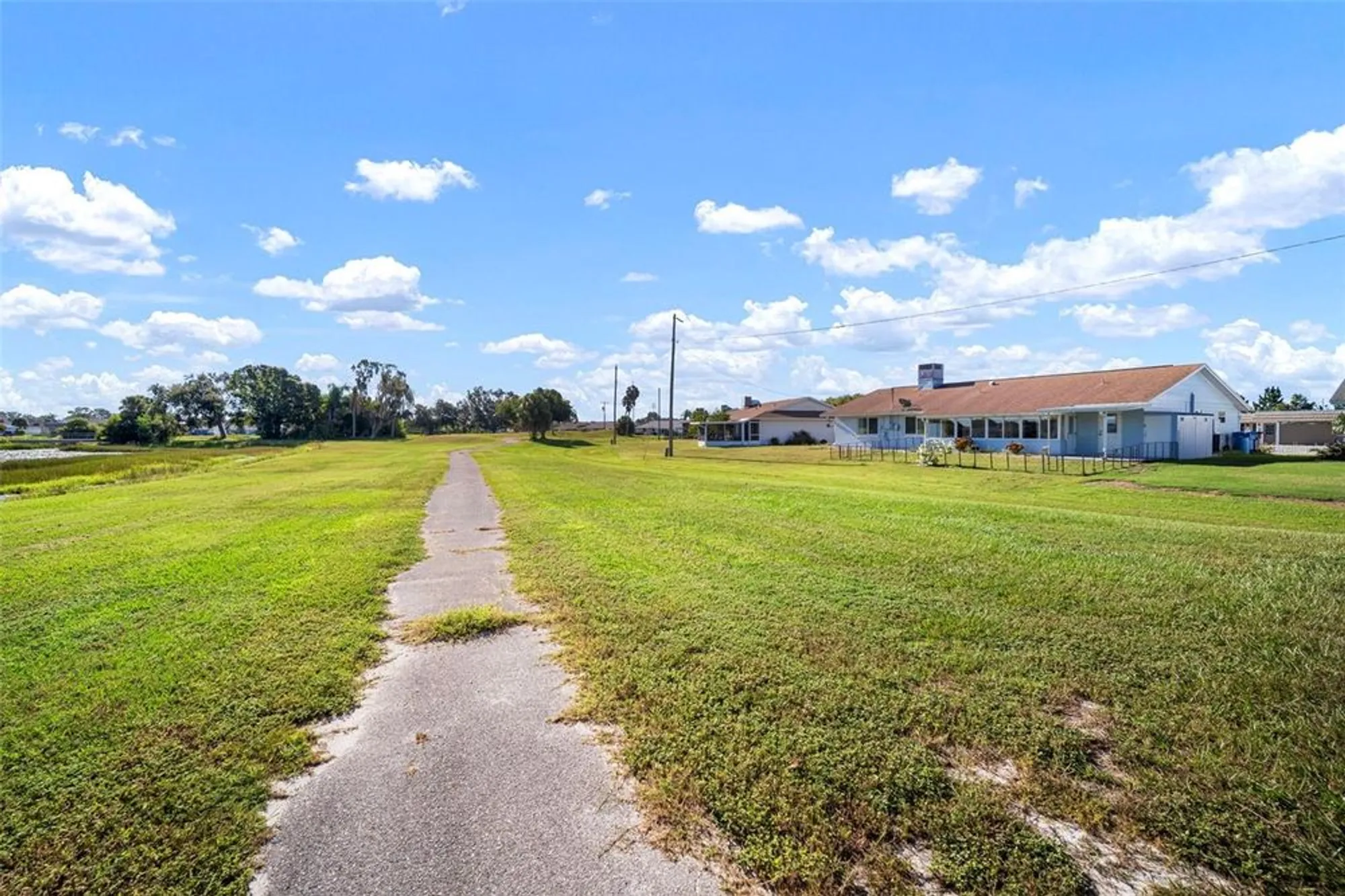 Property Slideshow image 41 of 49 | 609 fox hills dr, Sun City Center, FL, 33573