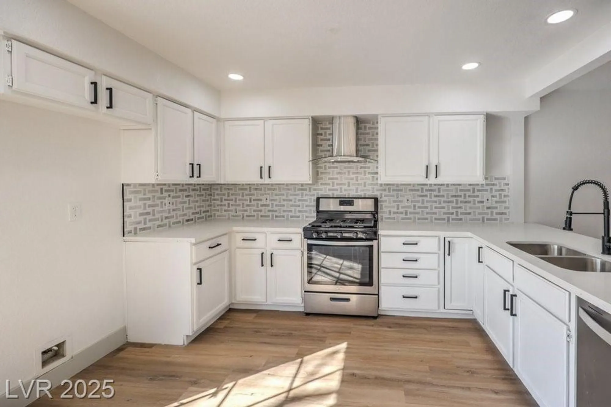 Property Slideshow image 12 of 37 | 5213 tamanar dr, Las Vegas, NV, 89130