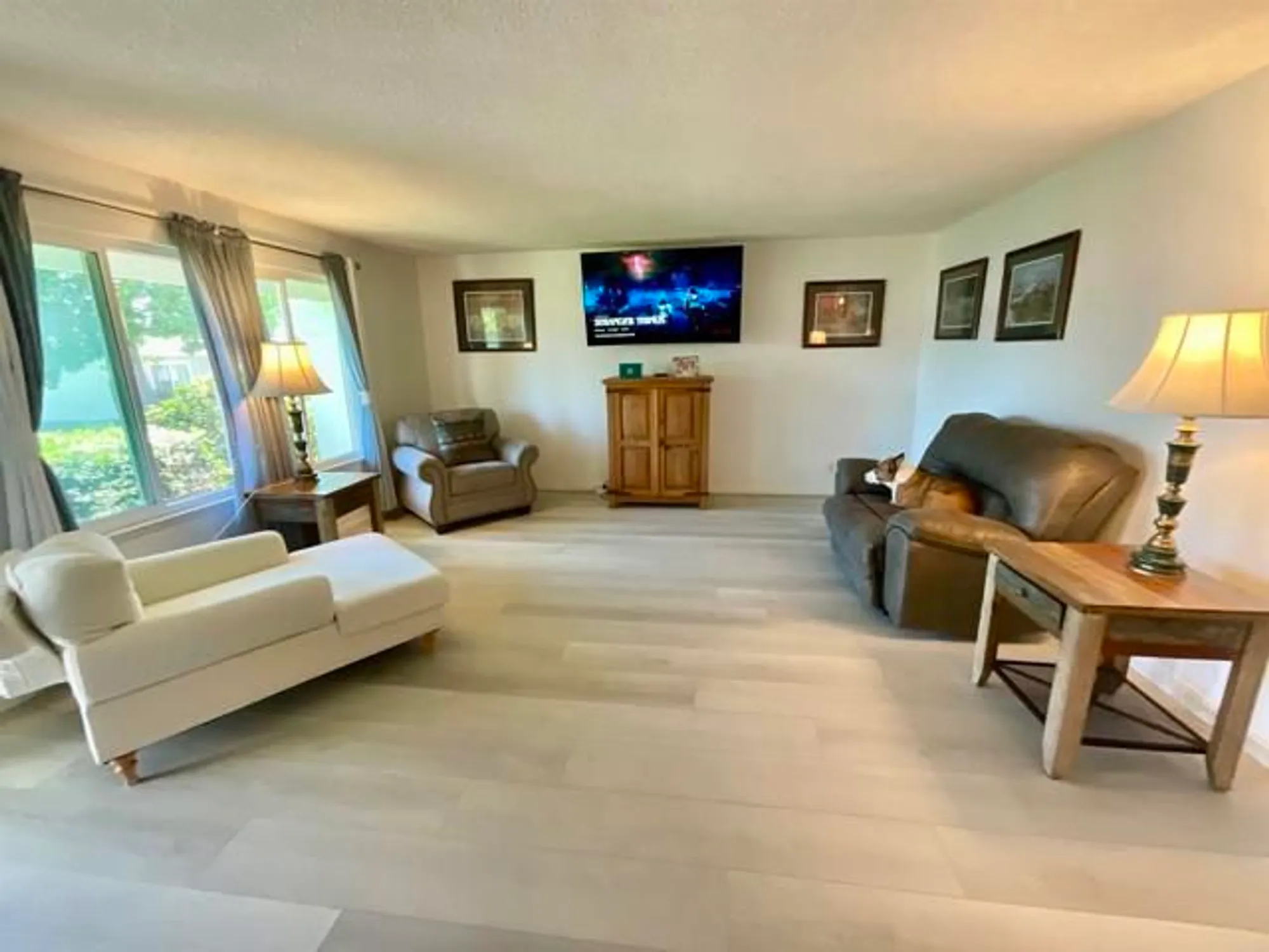 Property Slideshow image 7 of 39 | 3631 brandywine st, Oceanside, CA, 92057