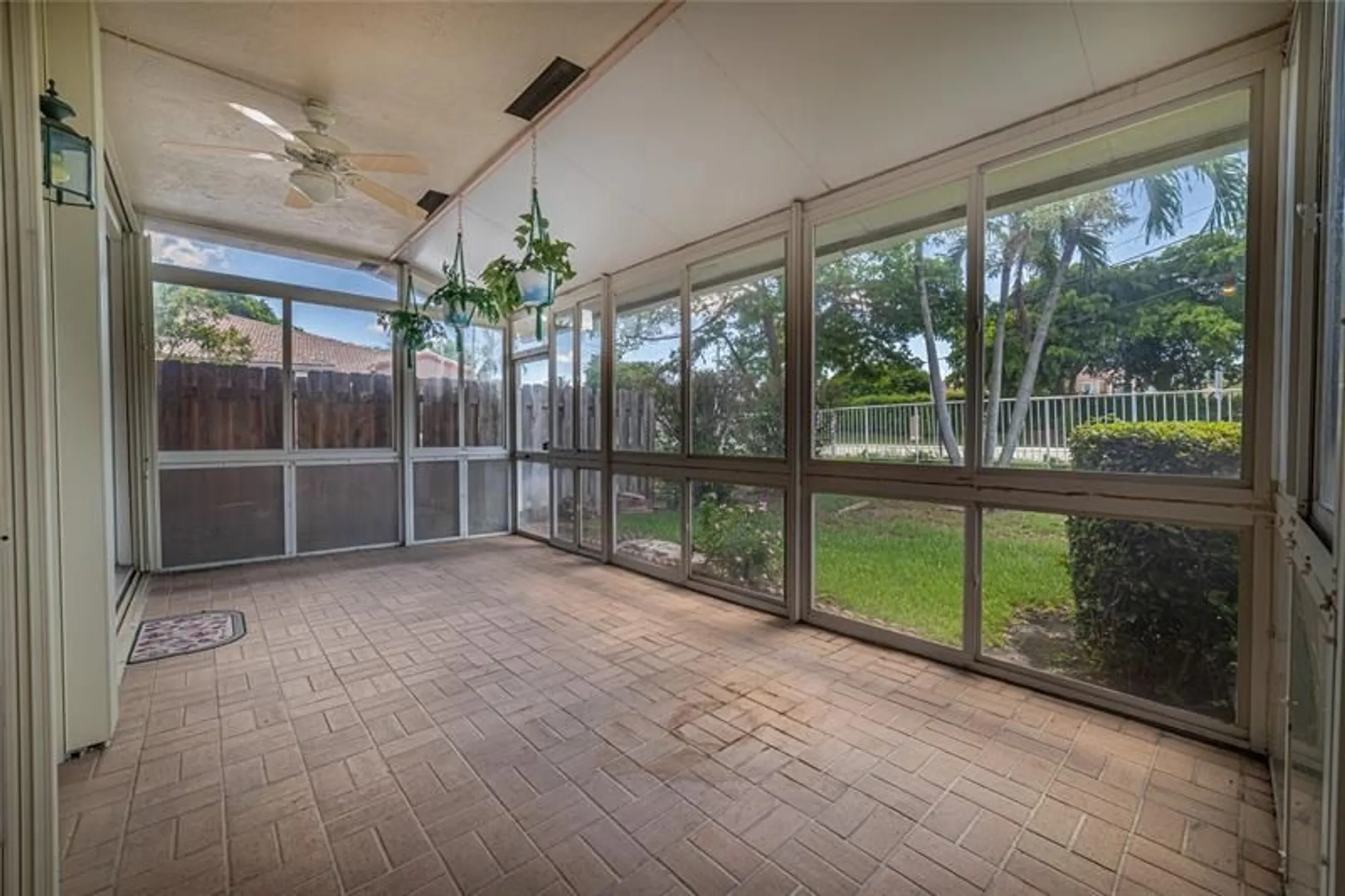 Property Slideshow image 26 of 39 | 10152 lombardy dr # 10152, Tamarac, FL, 33321