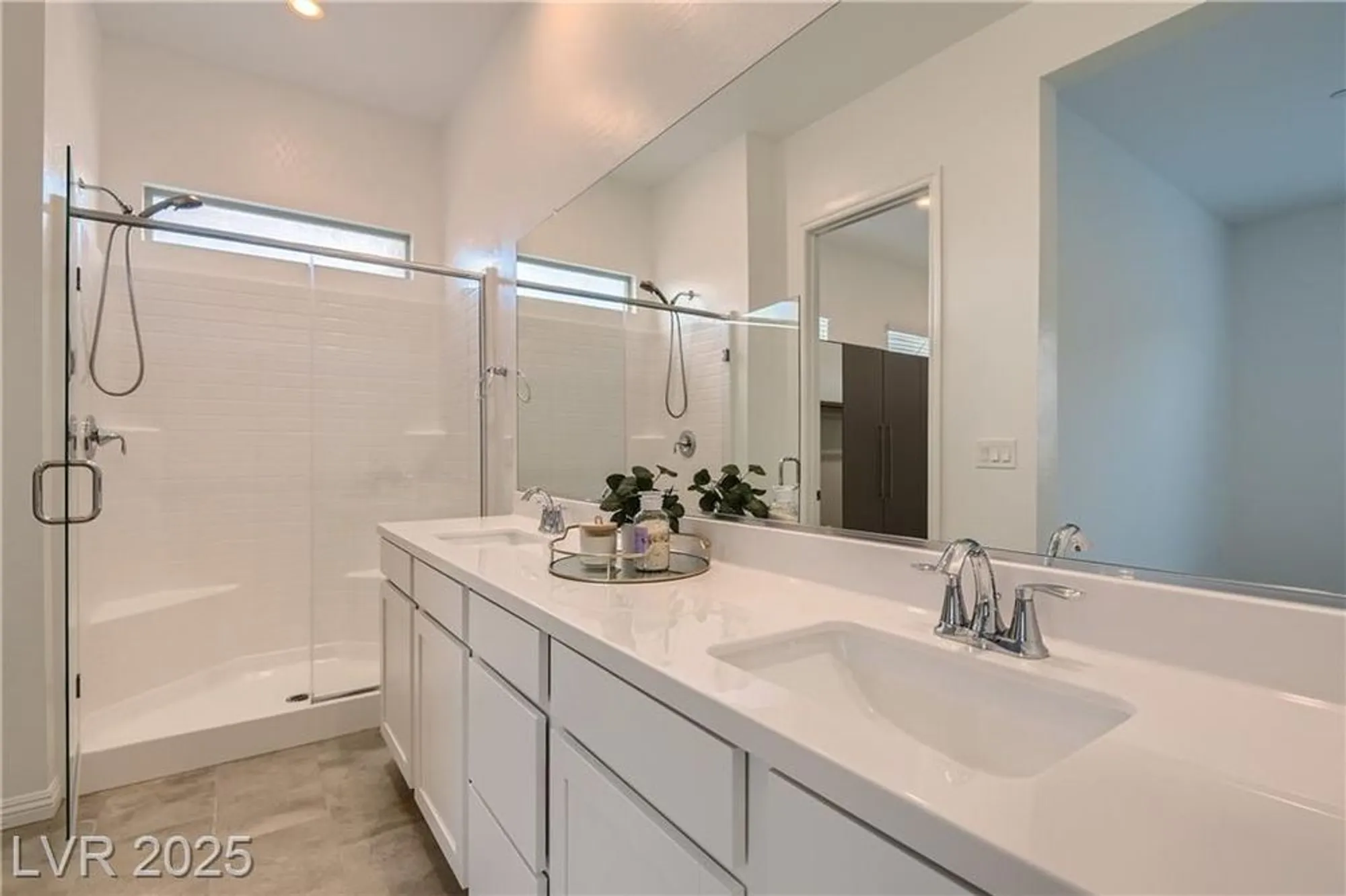 Property Slideshow image 18 of 35 | 933 mayfield manor ln, Las Vegas, NV, 89138