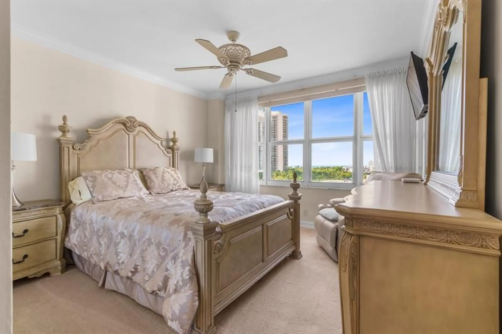 Property Slideshow image 37 of 48 | 3333 ne 34th st 810, Fort Lauderdale, FL, 33308