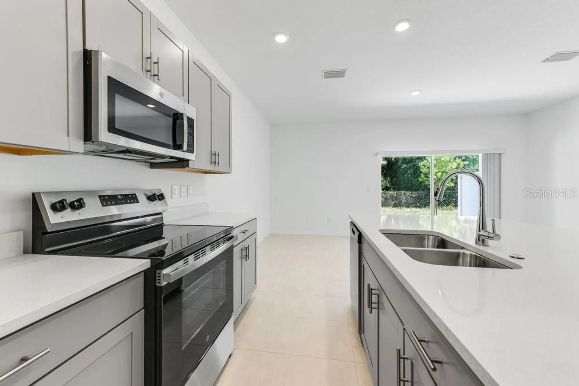 Property Slideshow image 4 of 41 | 15152 cuzcorro ct, Nokomis, FL, 34275