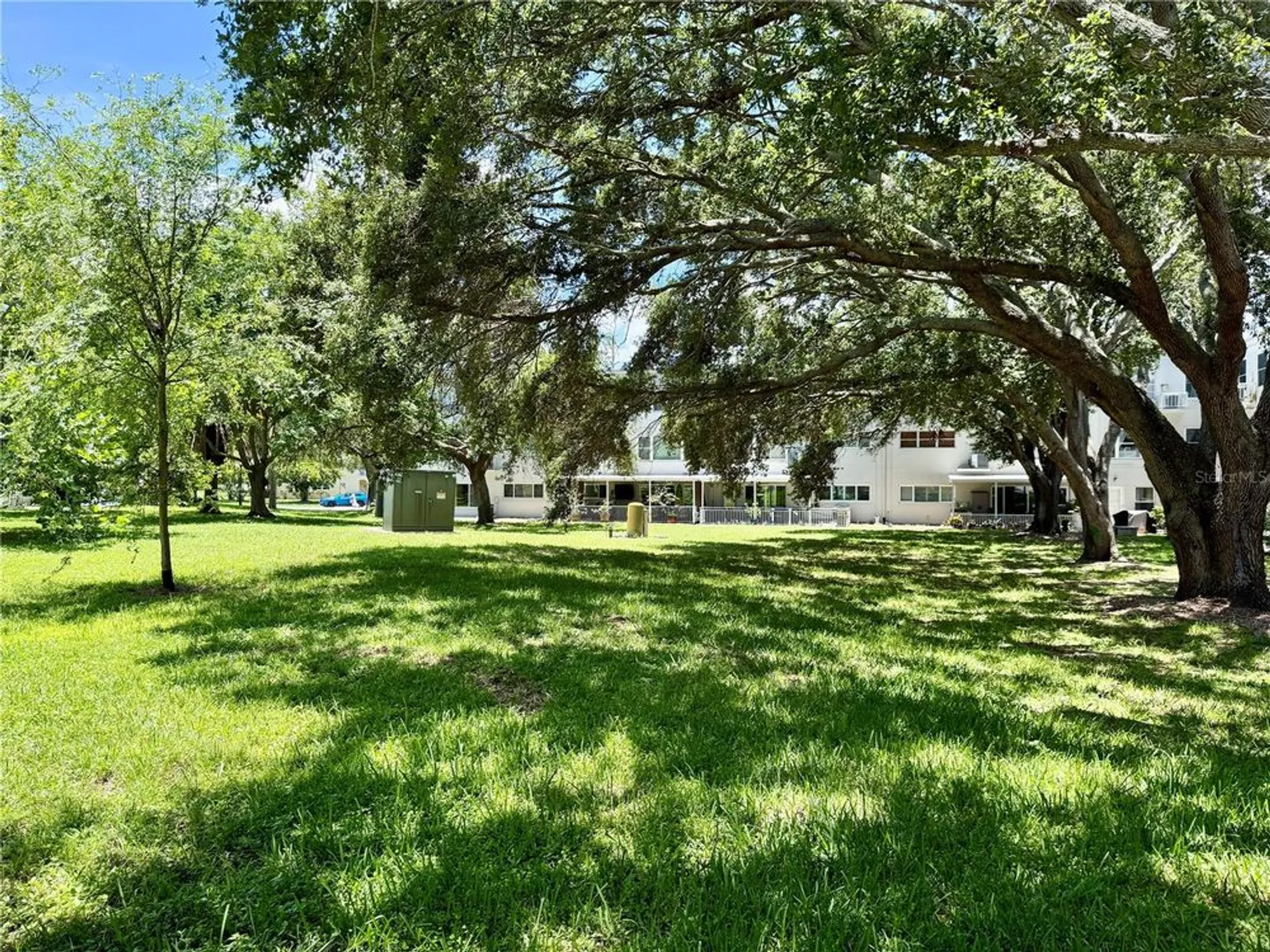 Property Slideshow image 33 of 49 | 2293 swedish dr 21, Clearwater, FL, 33763