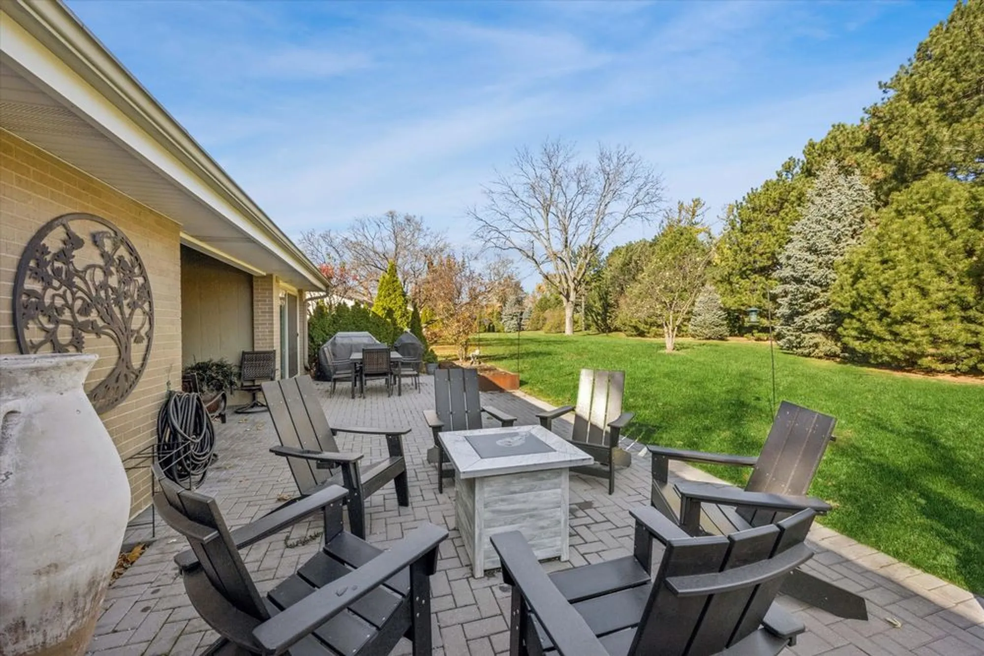 Property Slideshow image 27 of 30 | , Oak Brook, IL, 60523