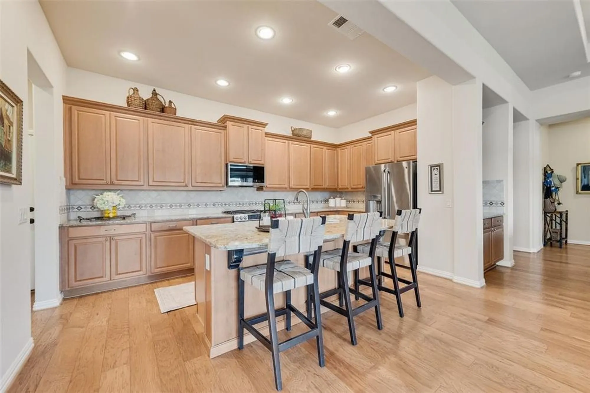 Property Slideshow image 7 of 32 | 11532 southerland dr, Denton, TX, 76207