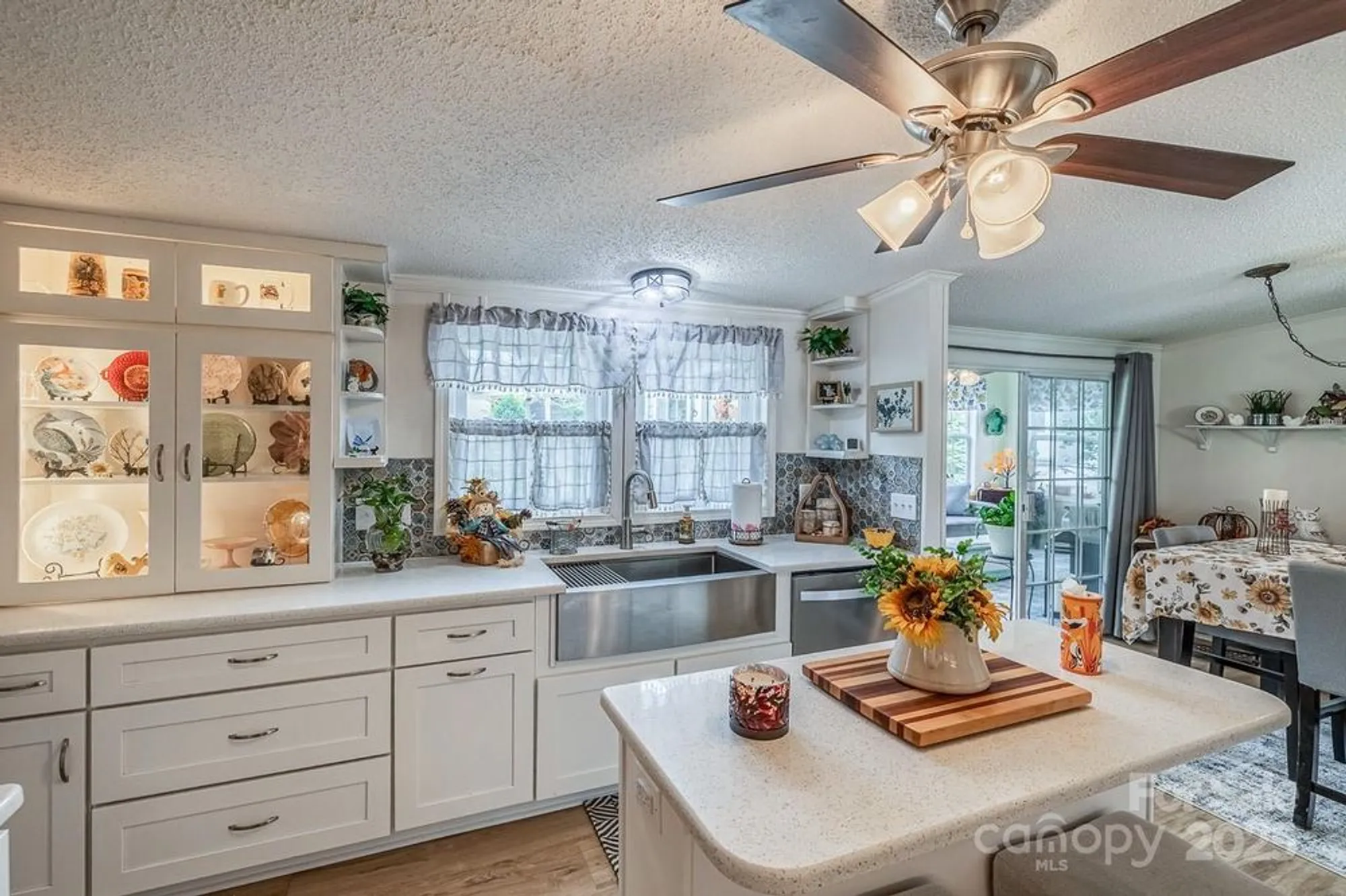 Property Slideshow image 23 of 43 | 445 riverwind dr, Hendersonville, NC, 28739
