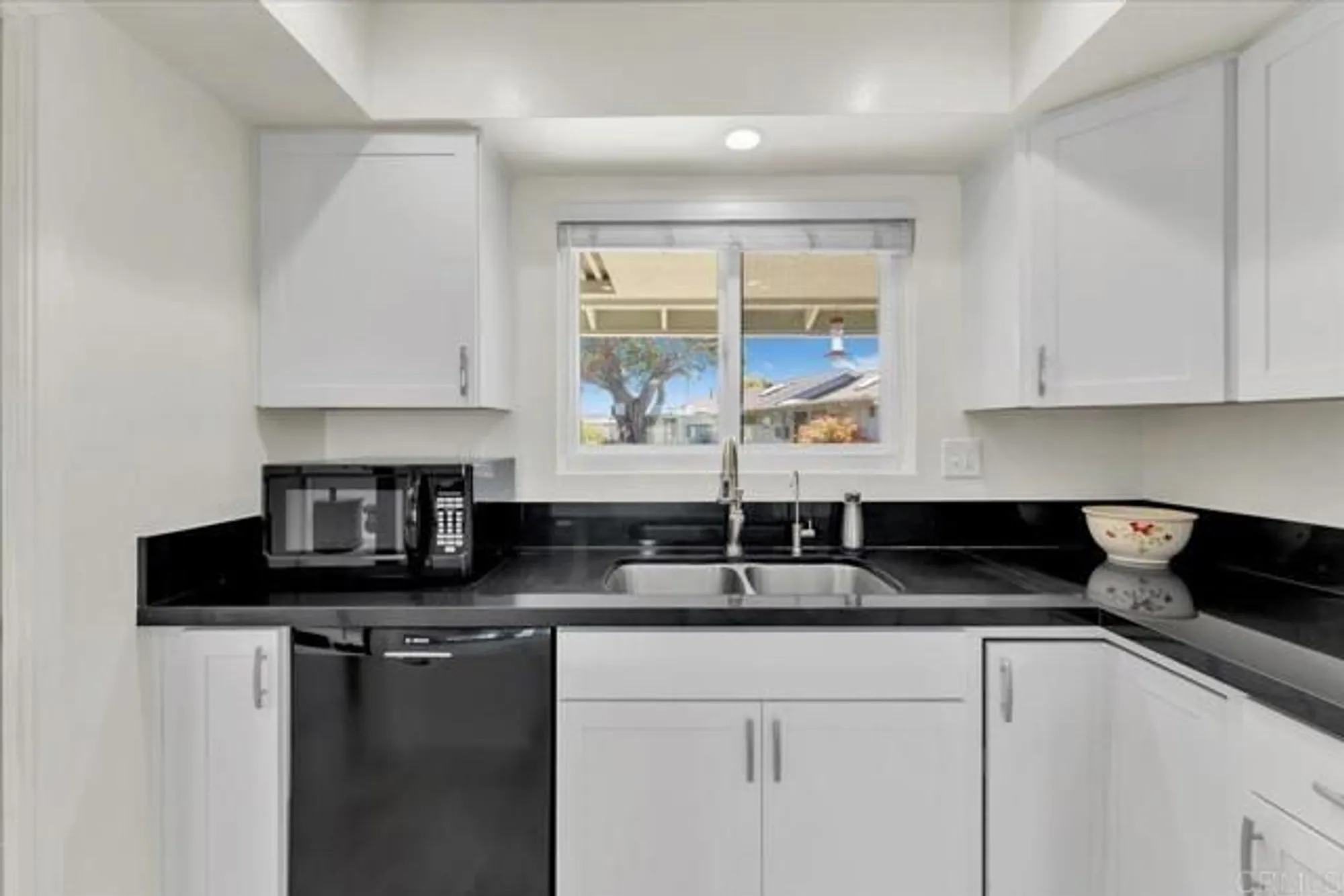 Property Slideshow image 15 of 44 | 3685 vista campana 56, Oceanside, CA, 92057