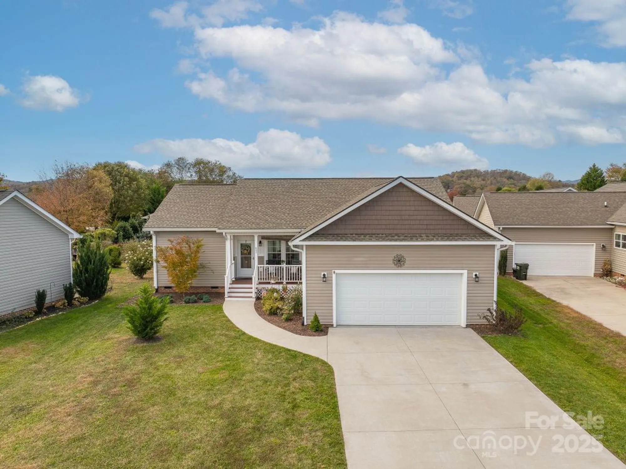 Property Slideshow image 1 of 36 | 457 riverwind dr, Hendersonville, NC, 28739