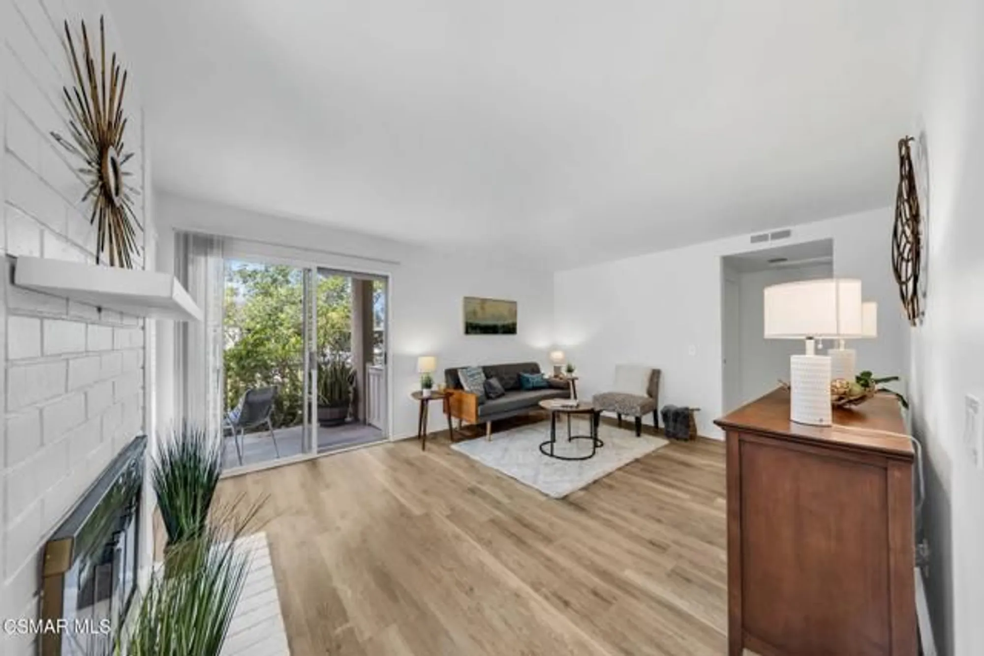 Property Slideshow image 7 of 52 | 224 oakleaf dr apt 102, Thousand Oaks, CA, 91360