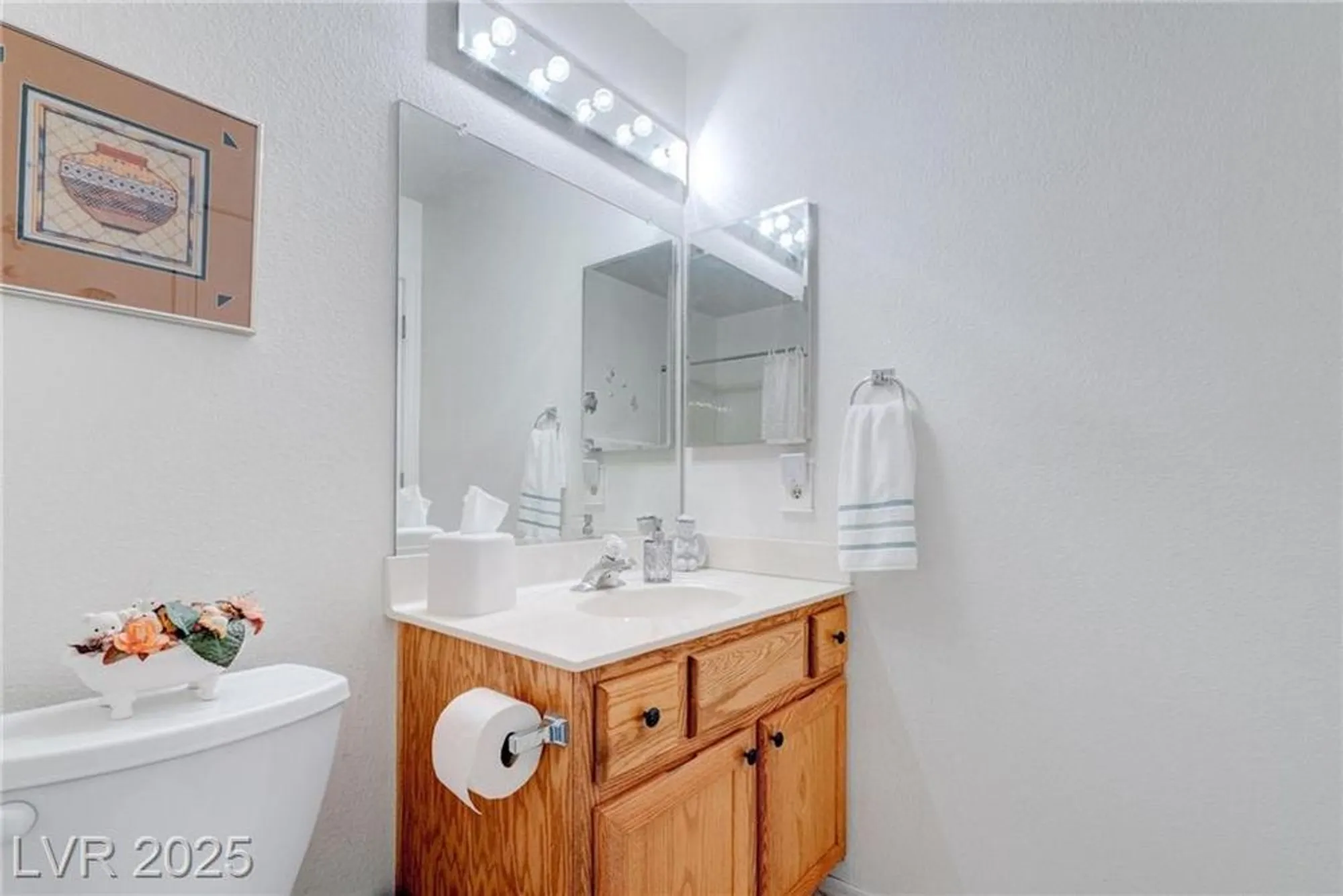 Property Slideshow image 34 of 42 | 2541 desert glen dr, Las Vegas, NV, 89134