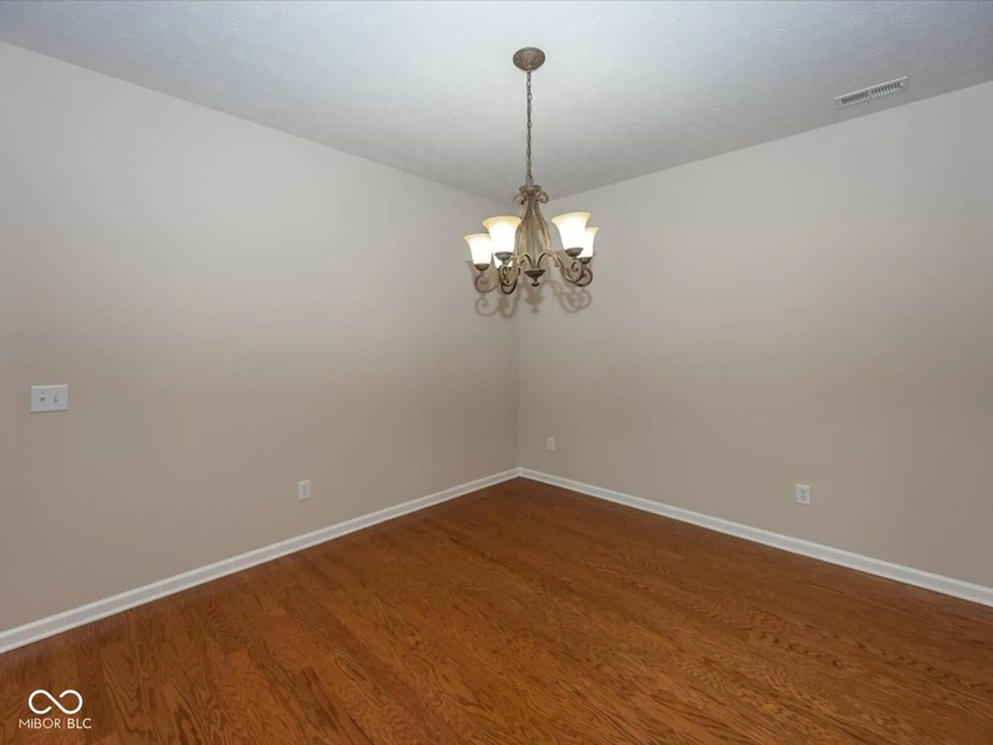 Property Slideshow image 14 of 50 | 16160 brookmere ave, Fishers, IN, 46037