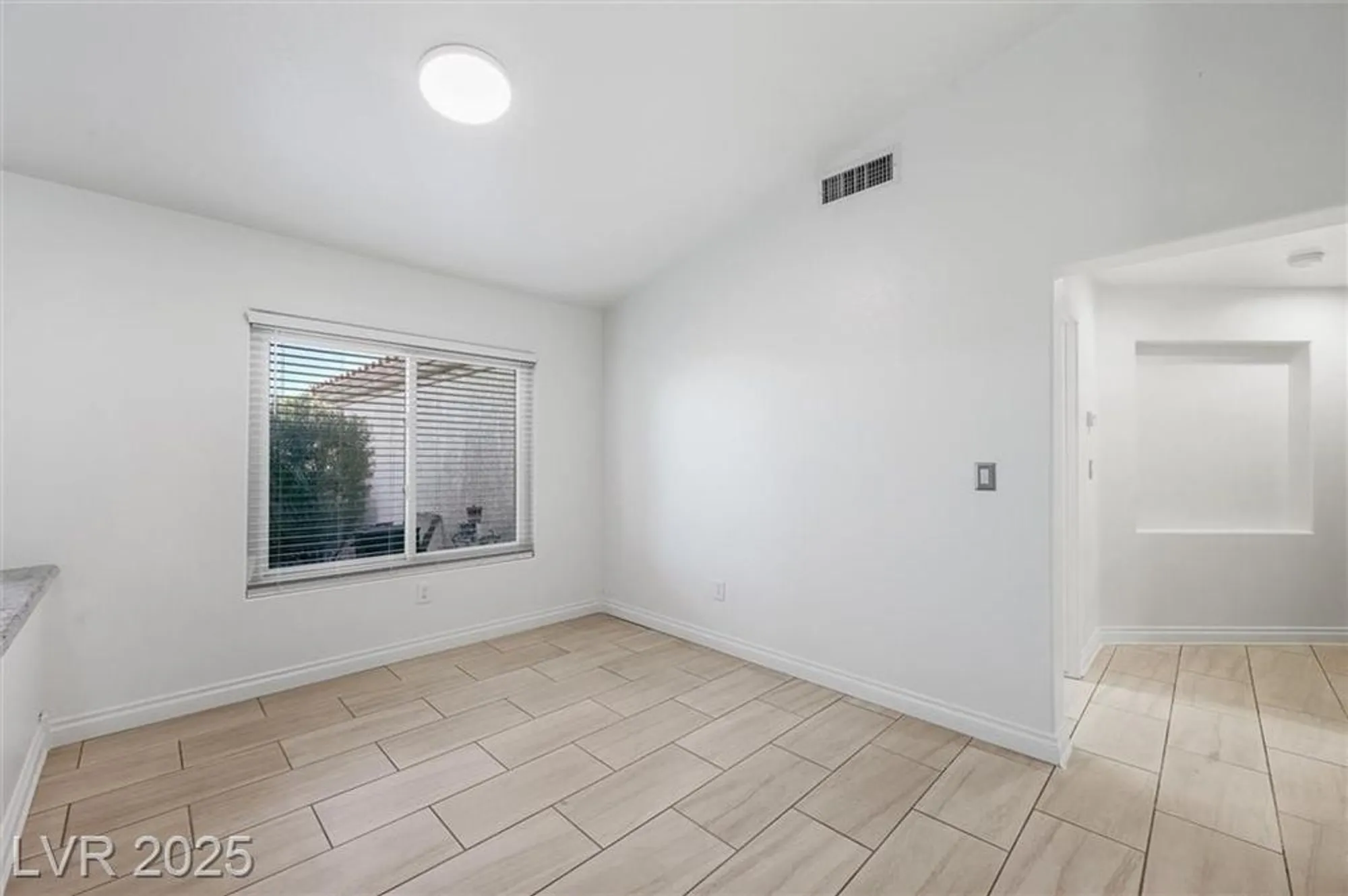 Property Slideshow image 13 of 52 | 2725 byron dr, Las Vegas, NV, 89134