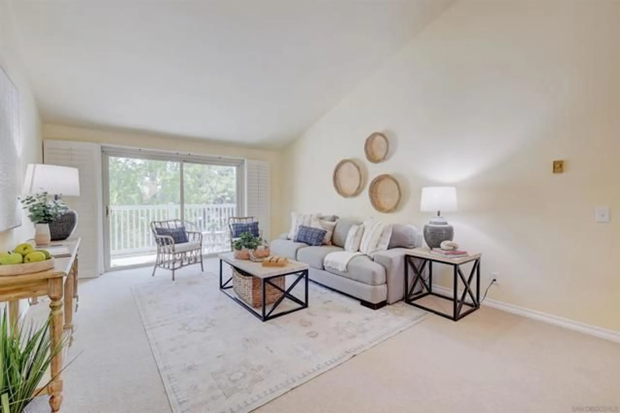Property Slideshow image 5 of 48 | 1982 fairlee dr, Encinitas, CA, 92024